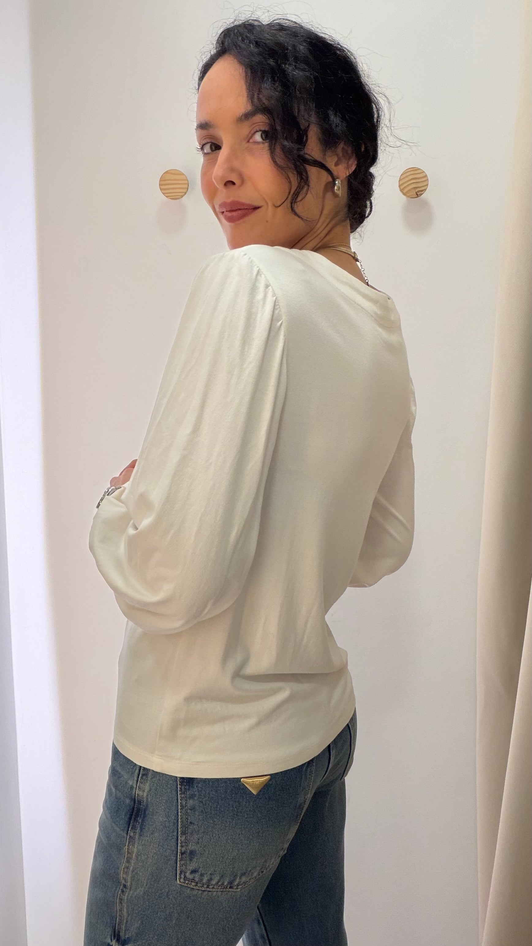 Blusa Branca Sacada