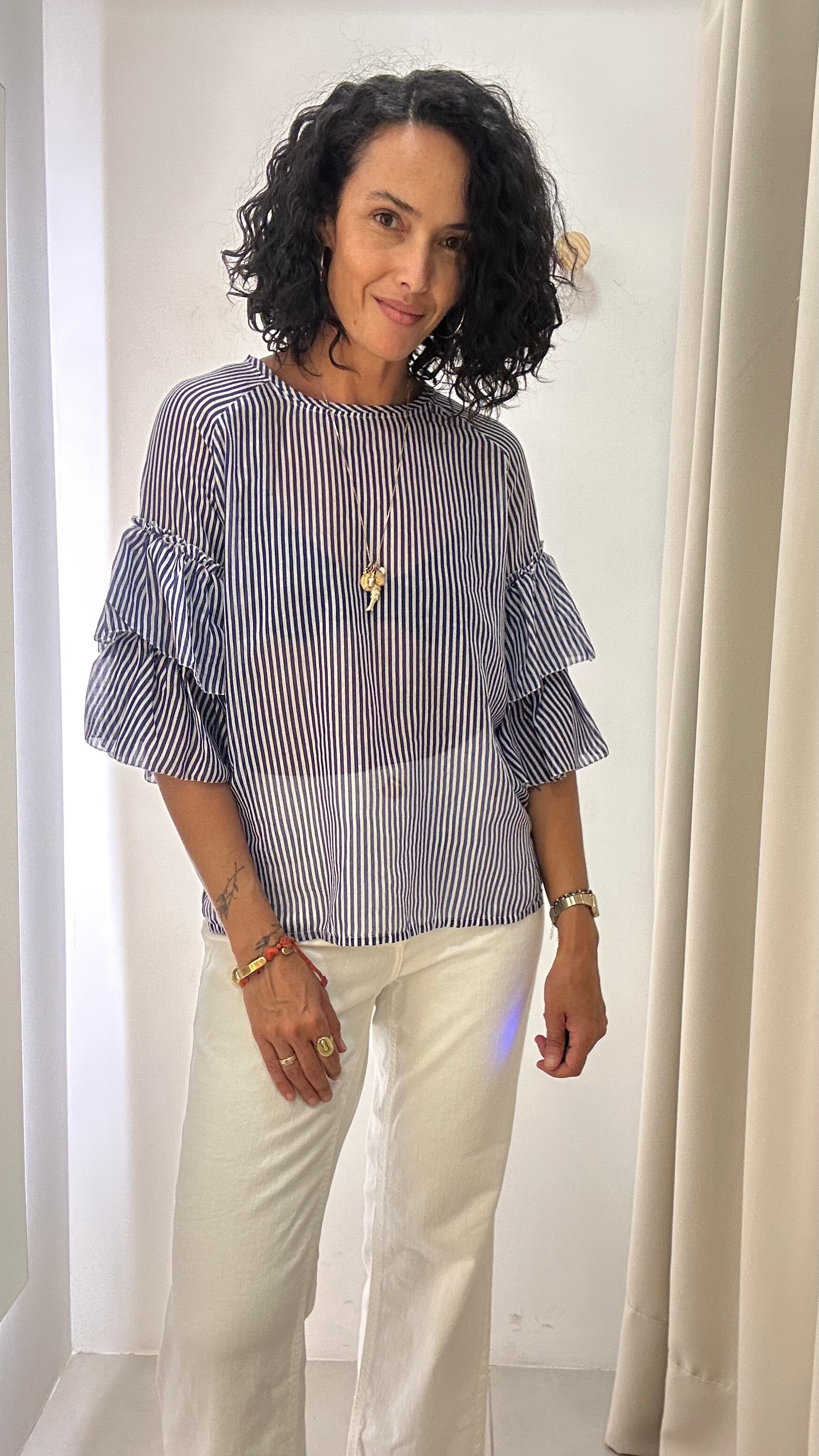 Blusa Listrada Azul e Branca