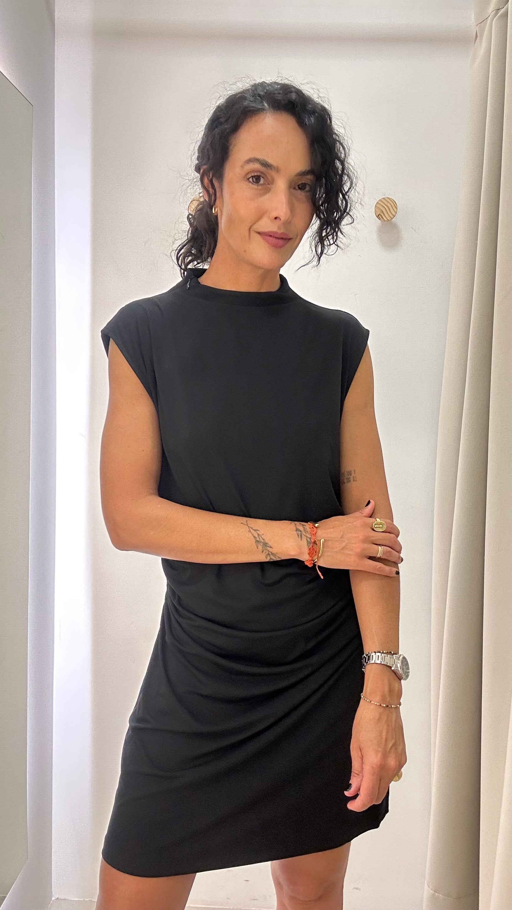 Vestido Curto Preto