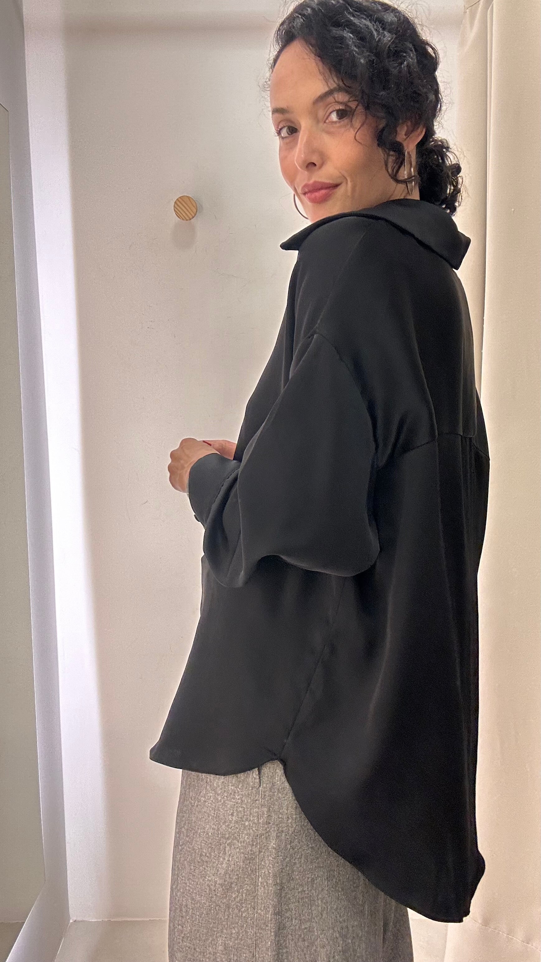 Camisa Preta Maria Manô
