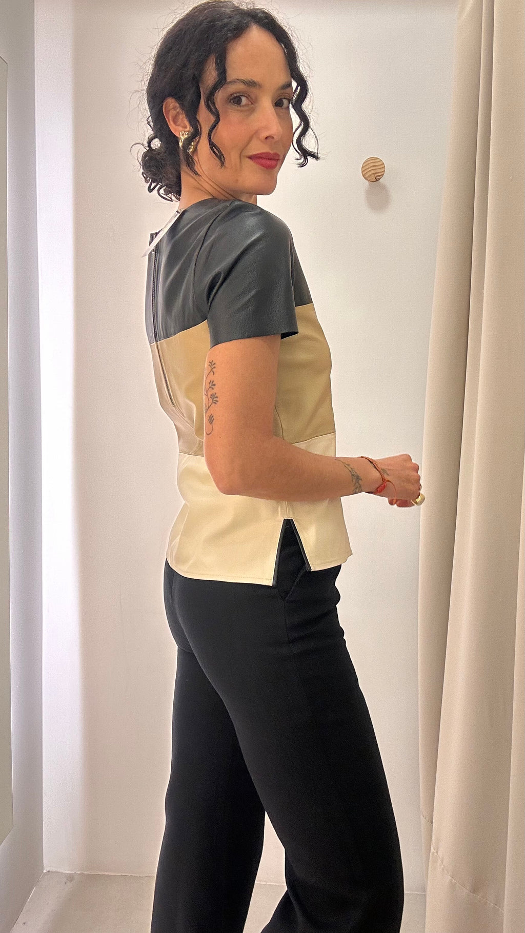 Blusa de Couro Linnia Leatherwear