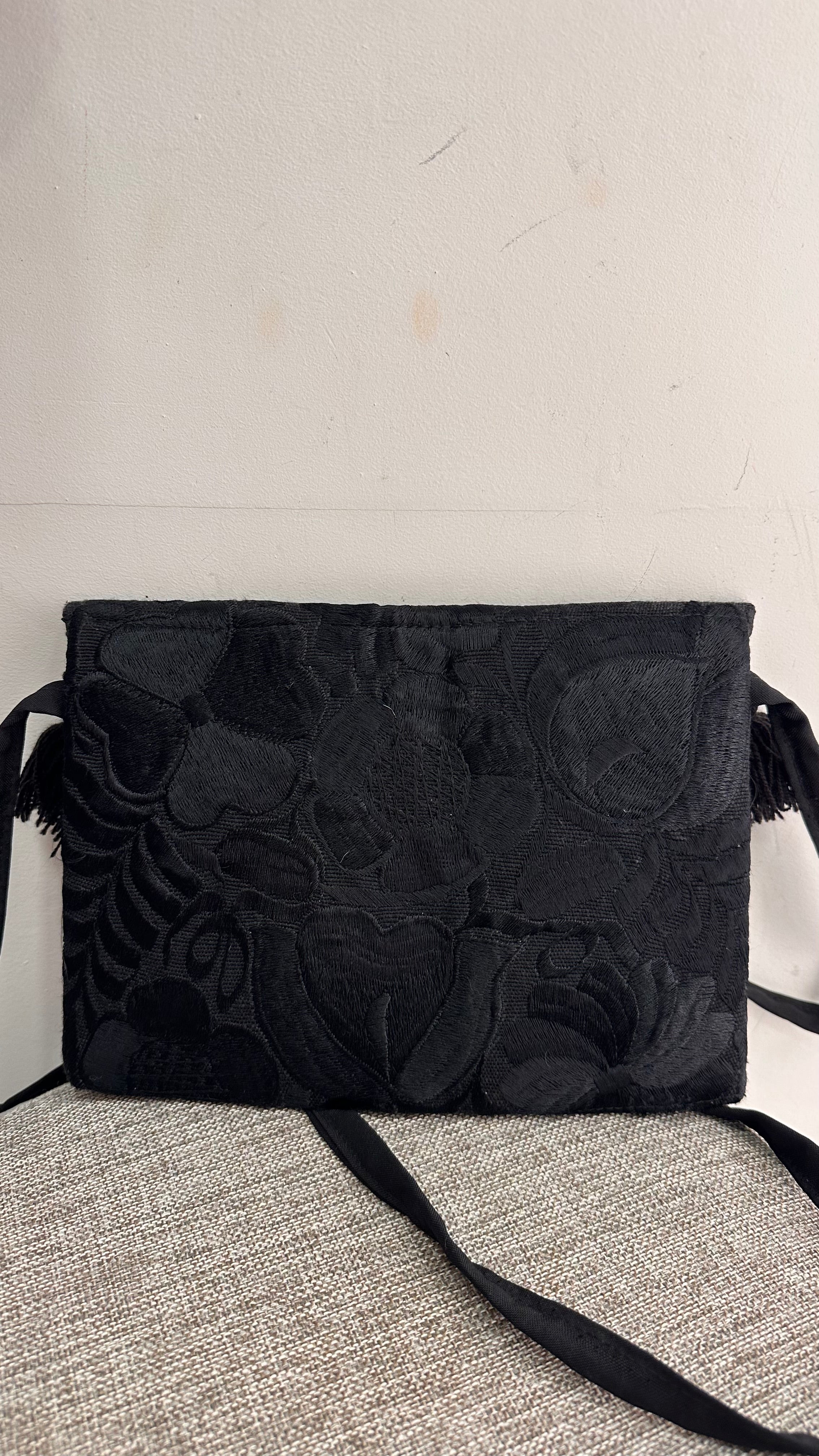 Bolsa preta tassel