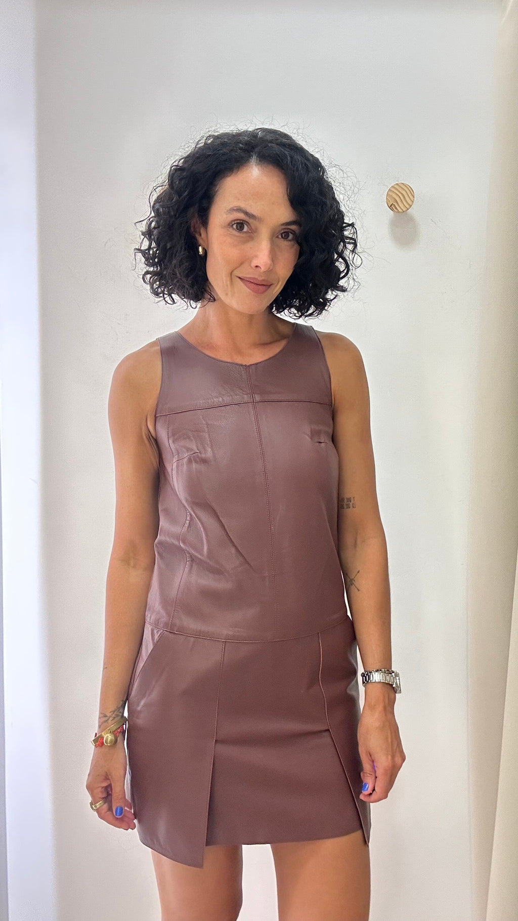 Vestido A. Brand Couro