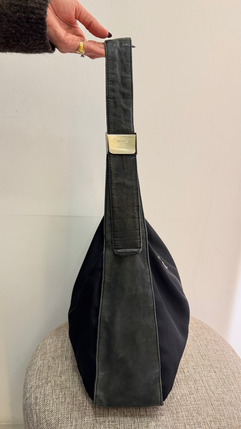 Bolsa preta Prada