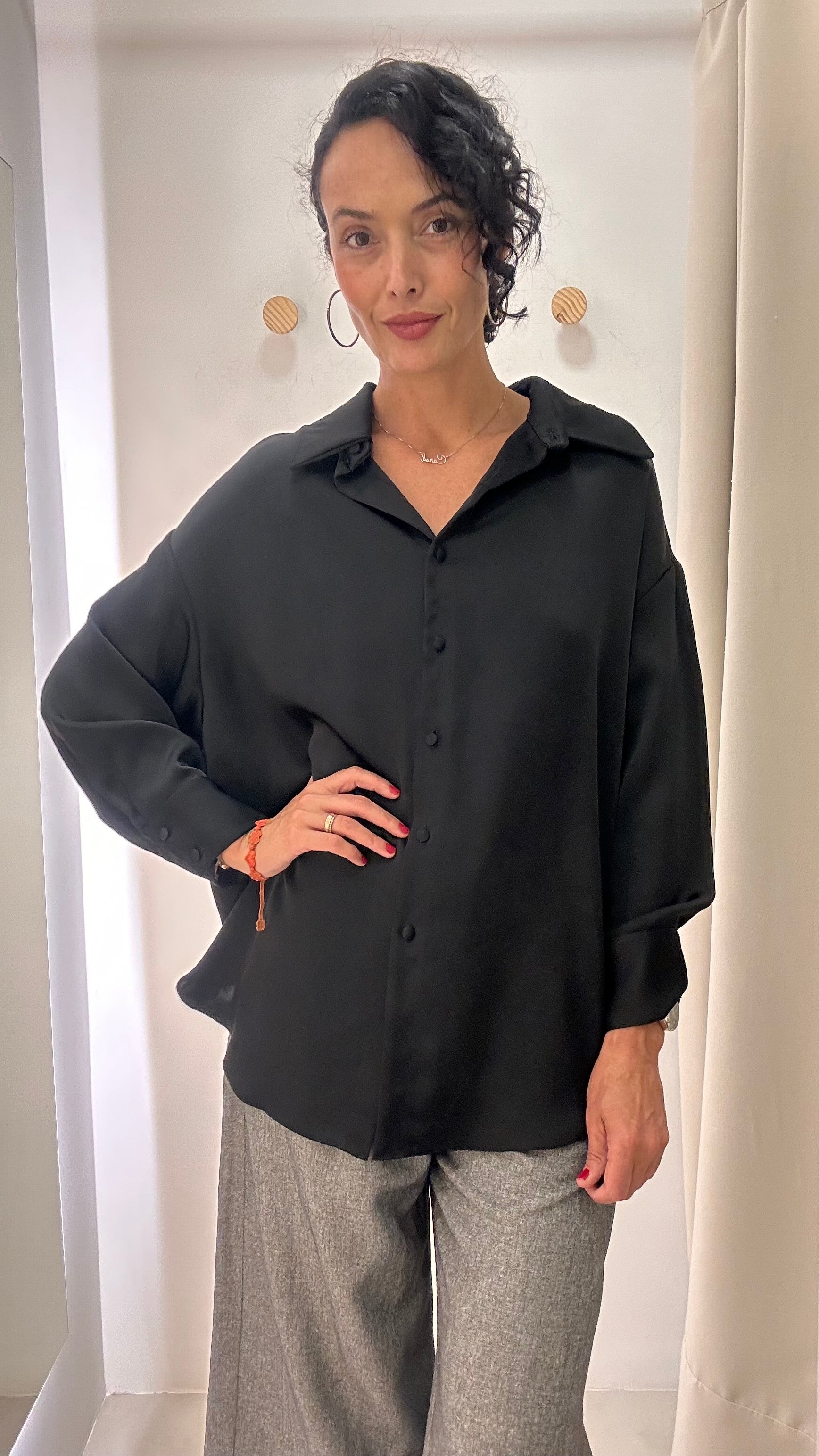 Camisa Preta Maria Manô