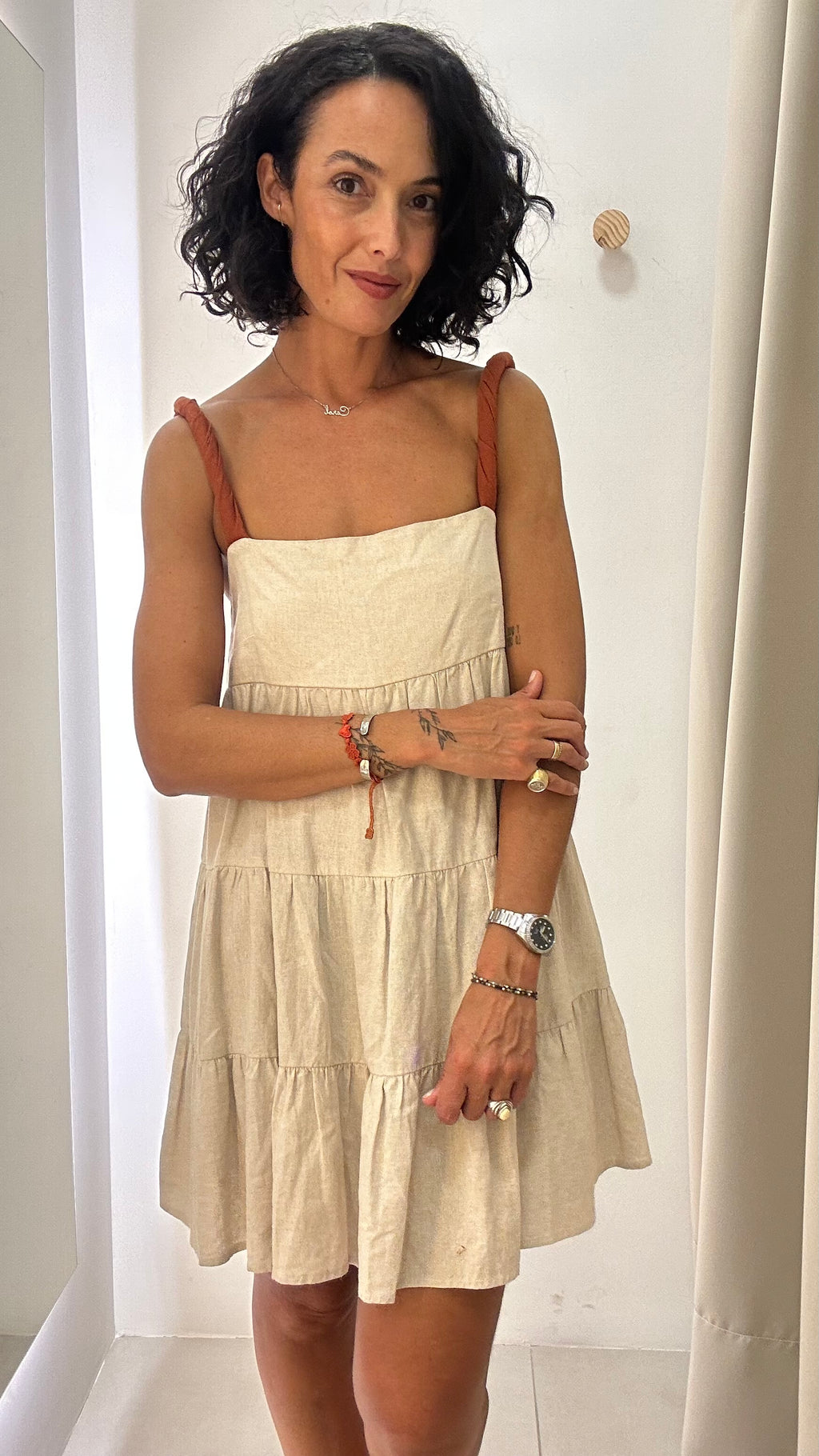 Vestido em Tom Cru Linho Açude