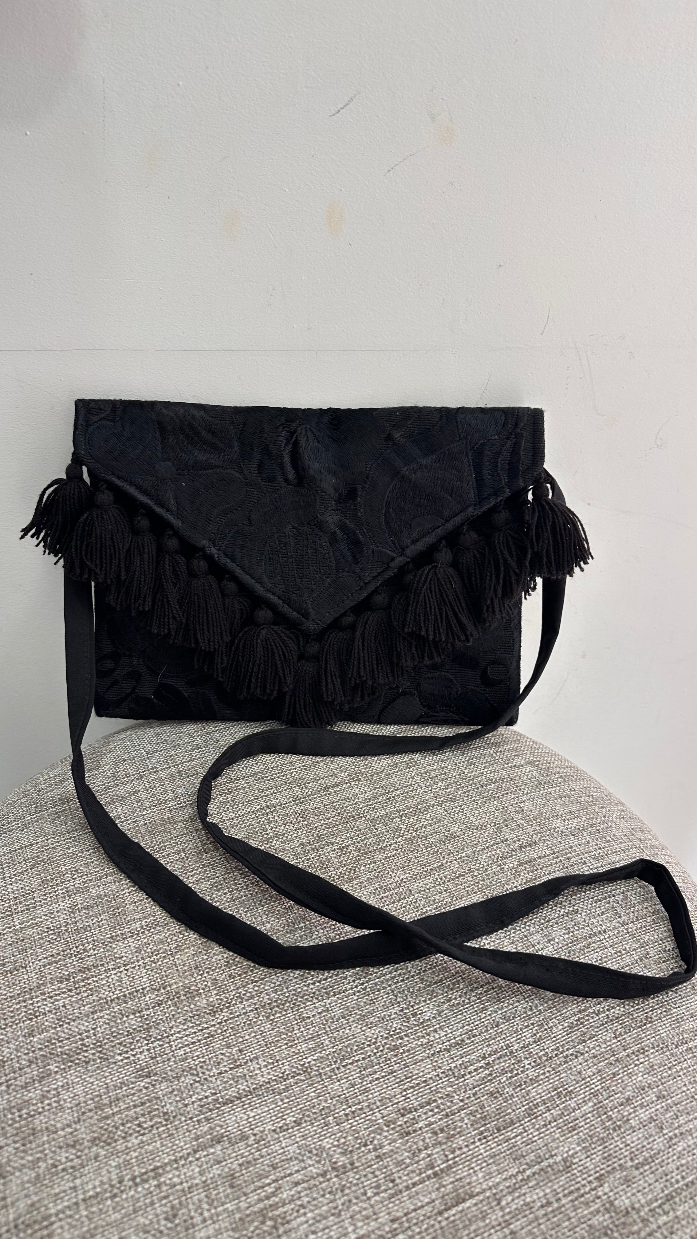 Bolsa preta tassel