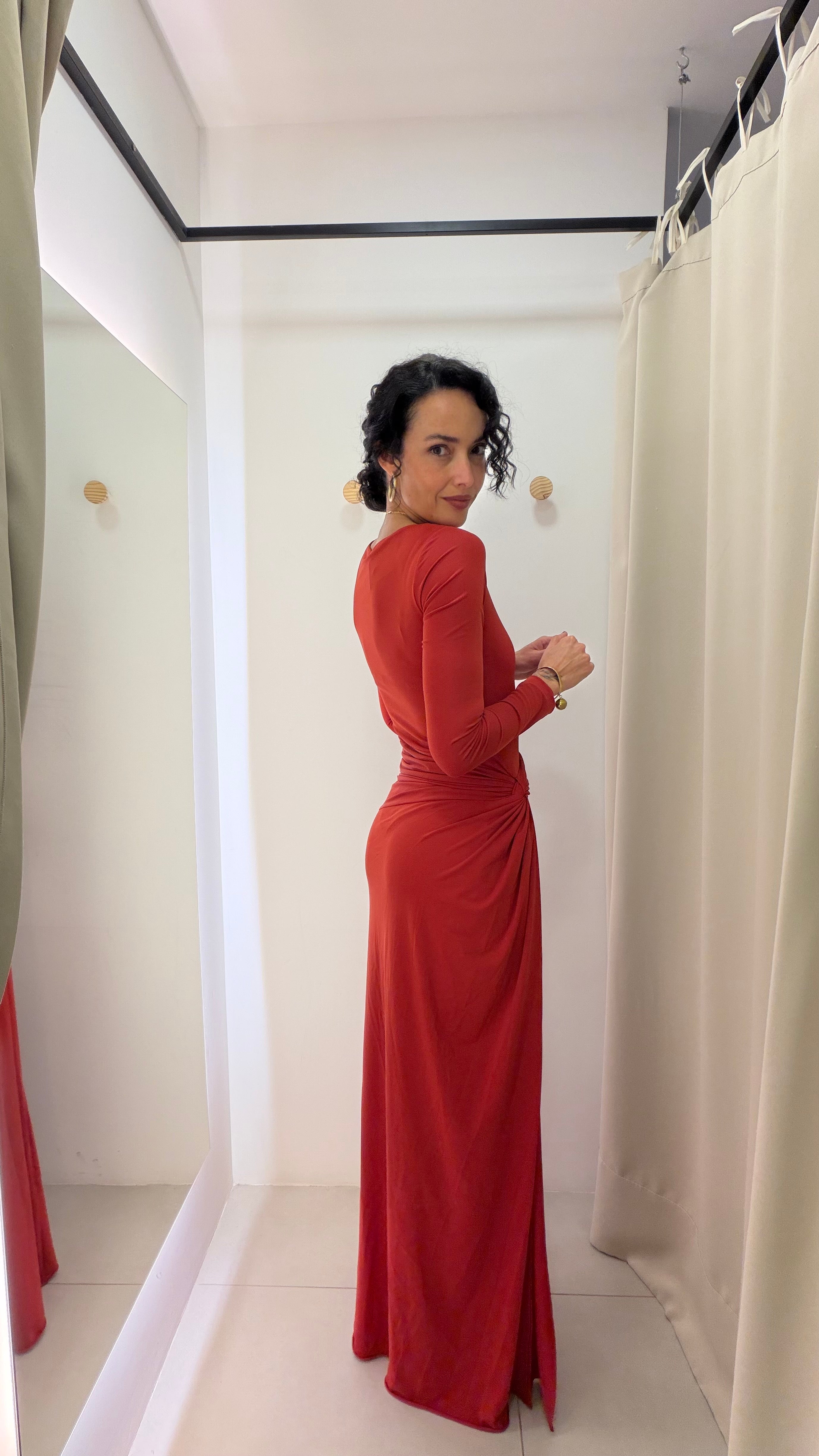 Vestido Longo Vermelho Lança Perfume