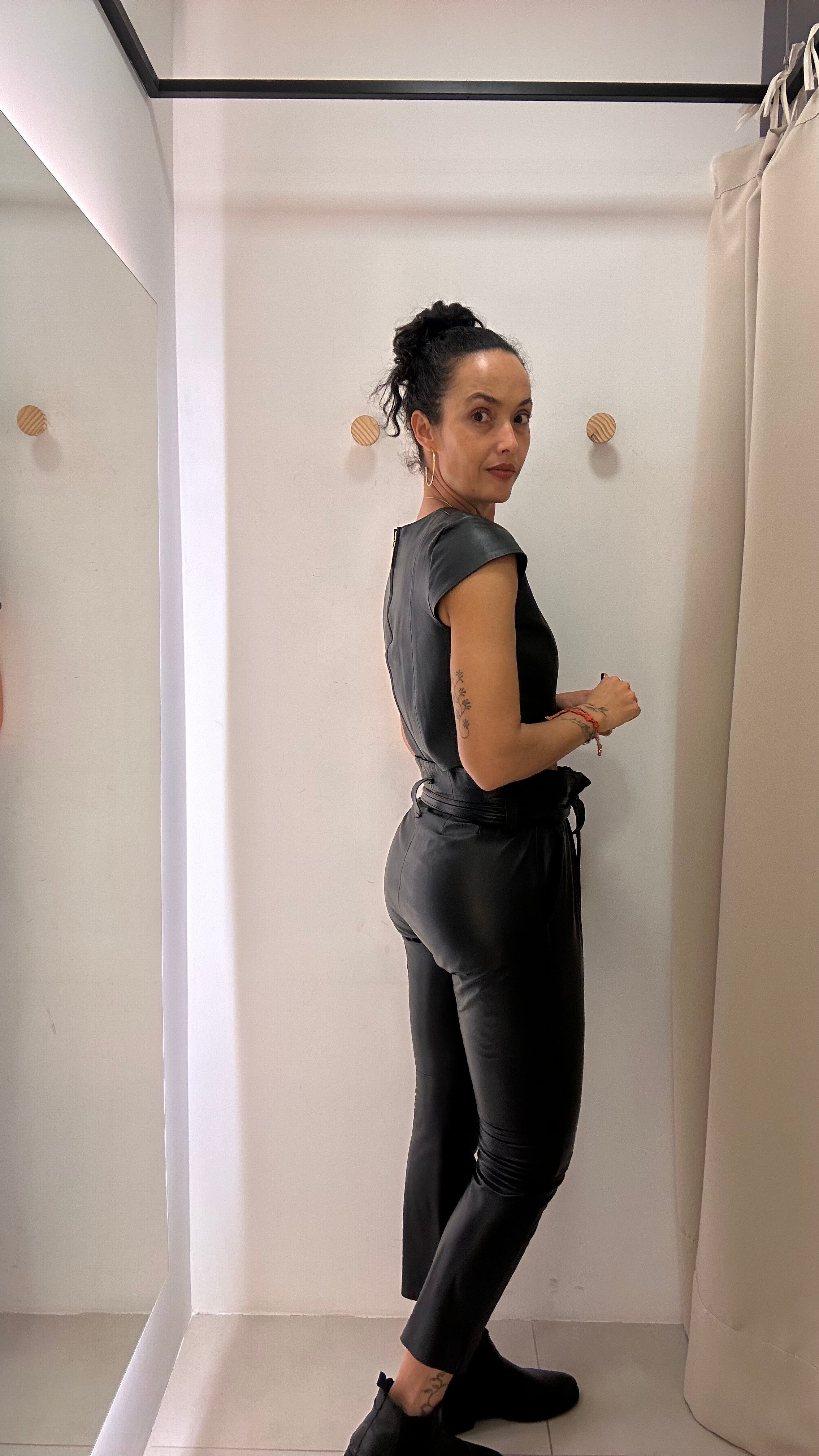 Calça de Couro Preta Lu Brandão