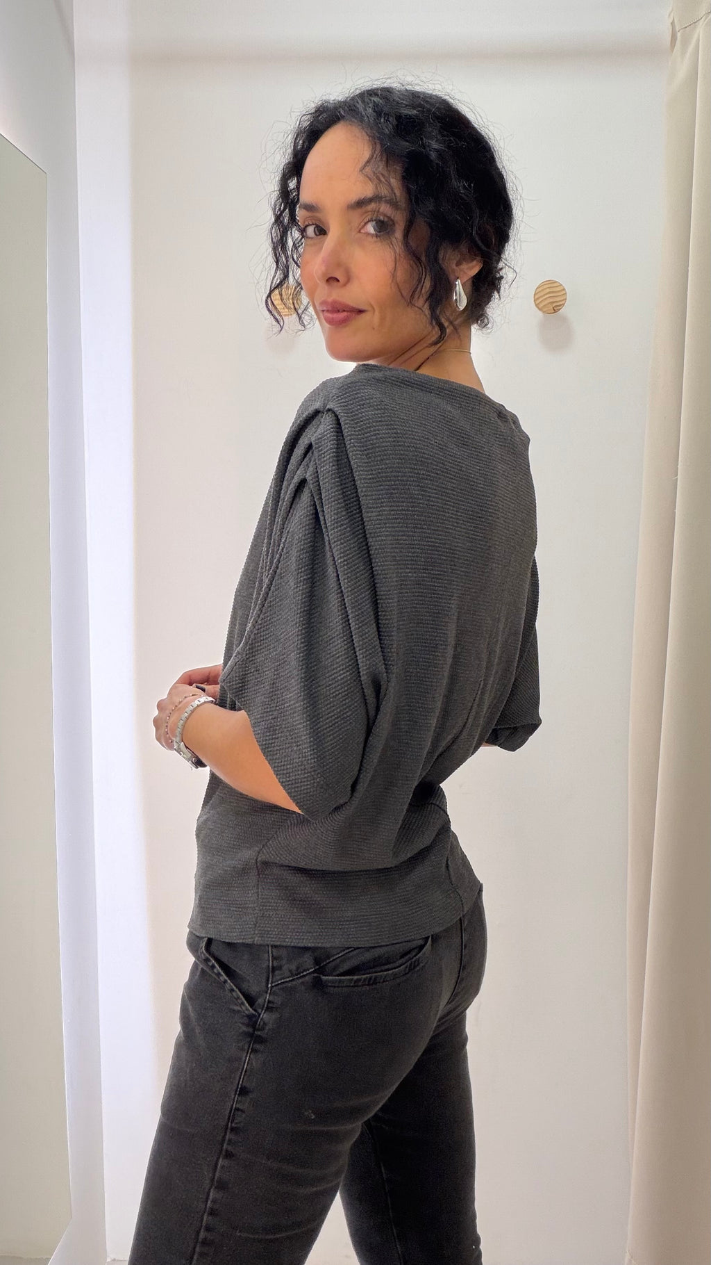 Blusa Cinza Shoulder
