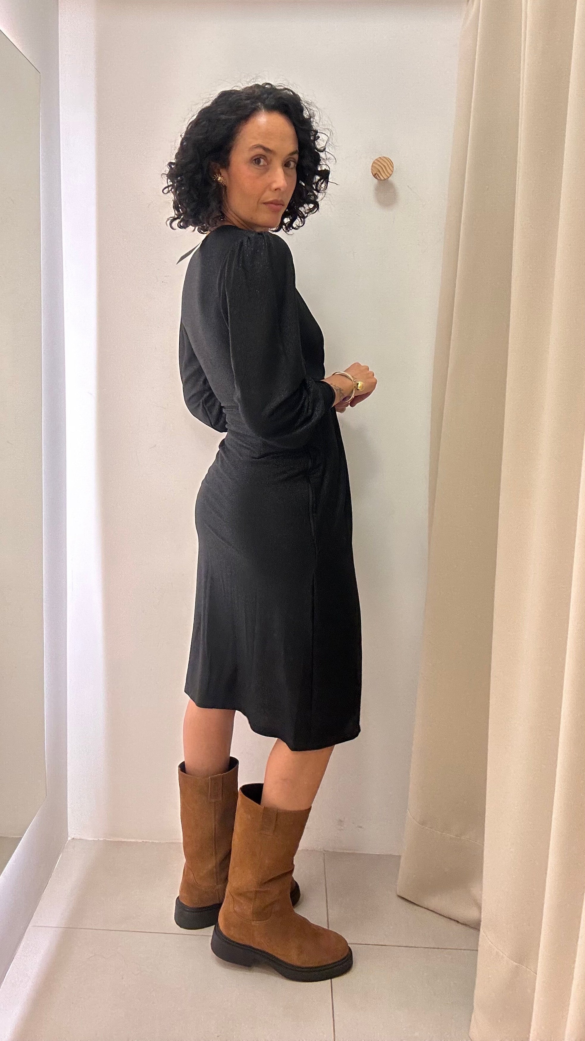 Vestido Preto Flor de Lis