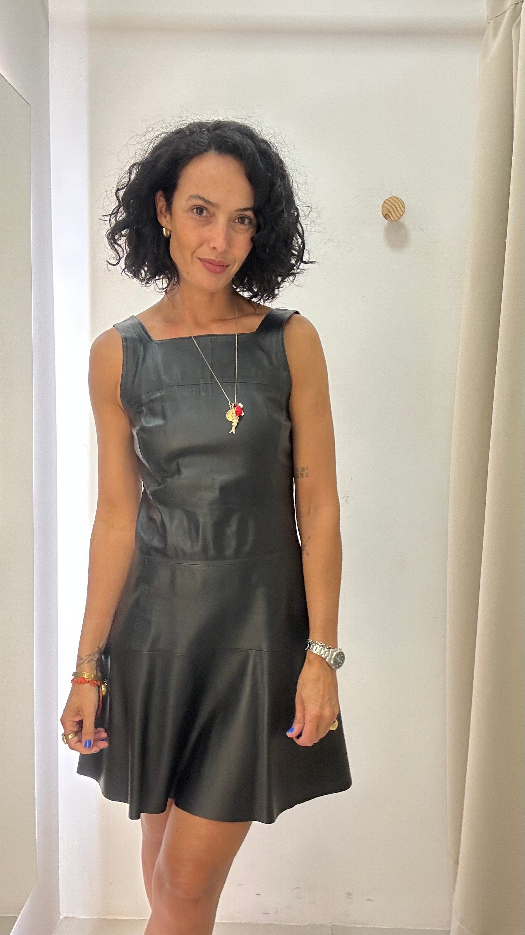 Vestido Preto Couro Suellen Ribeiro