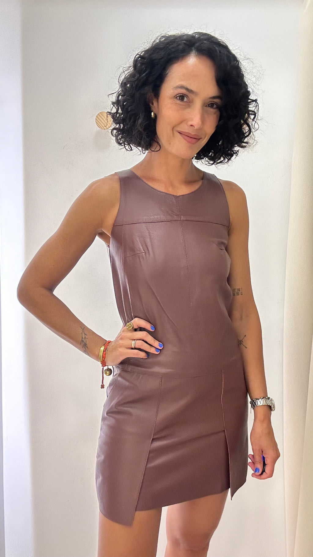 Vestido A. Brand Couro