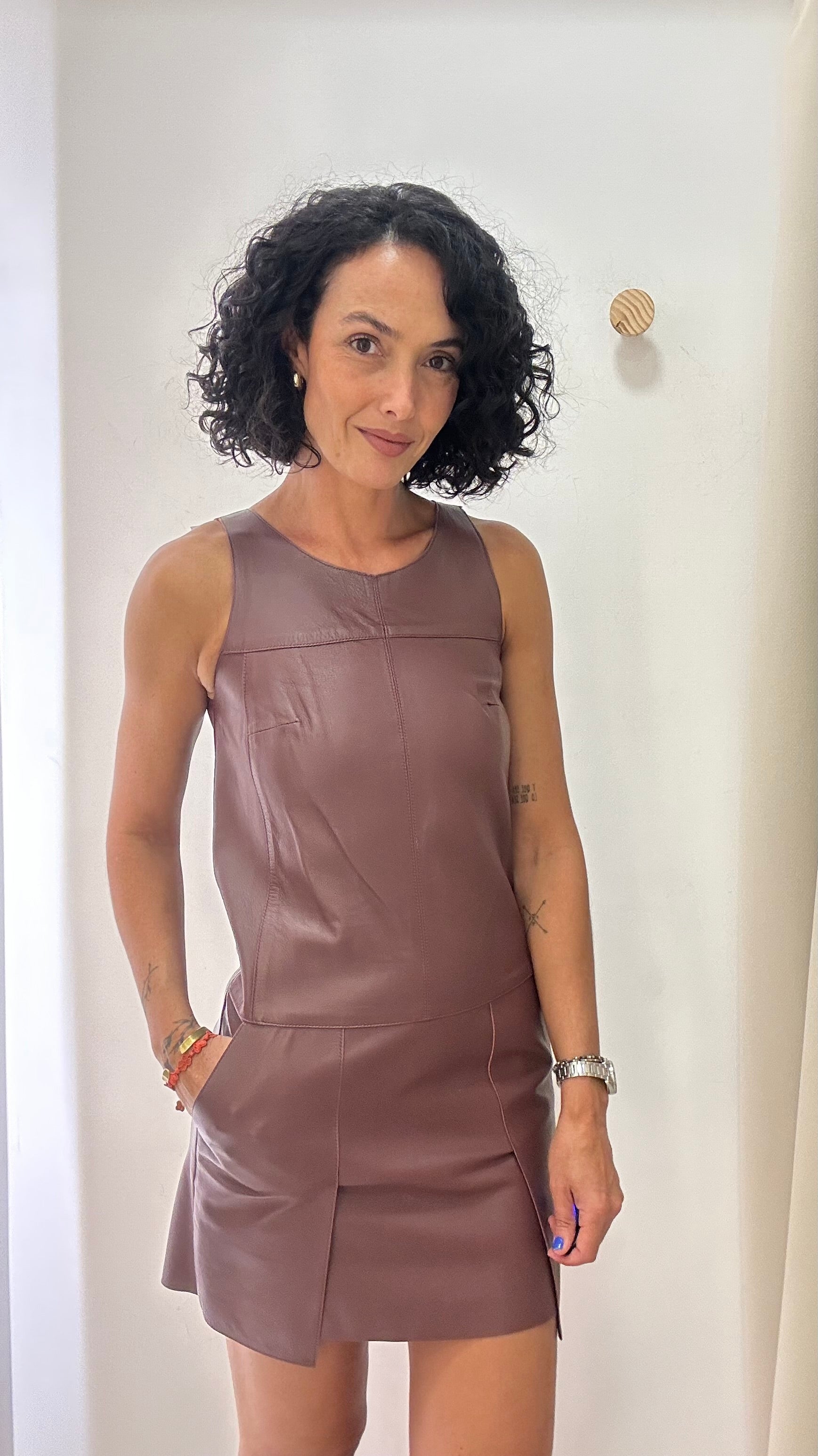 Vestido A. Brand Couro