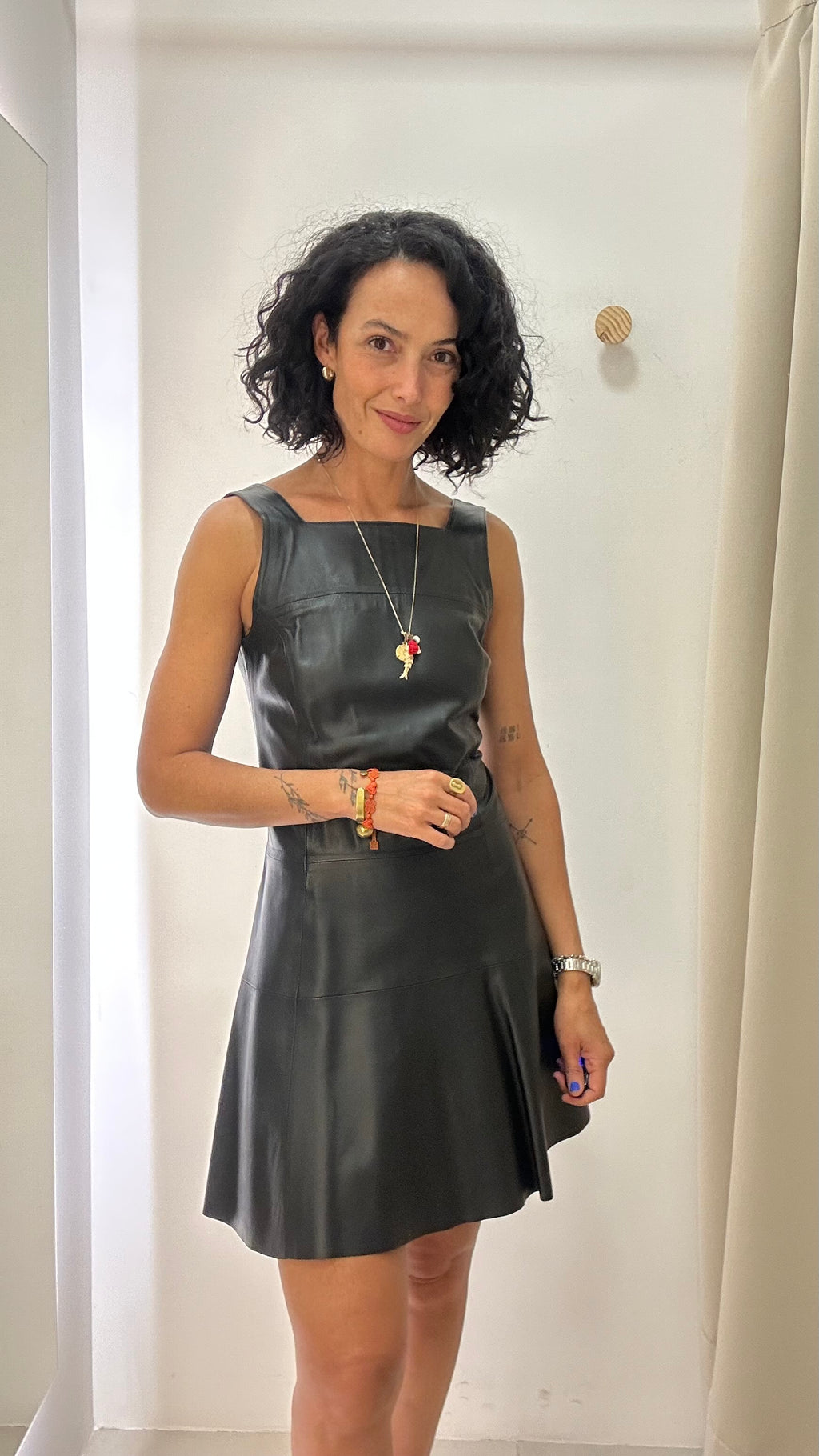Vestido Preto Couro Suellen Ribeiro