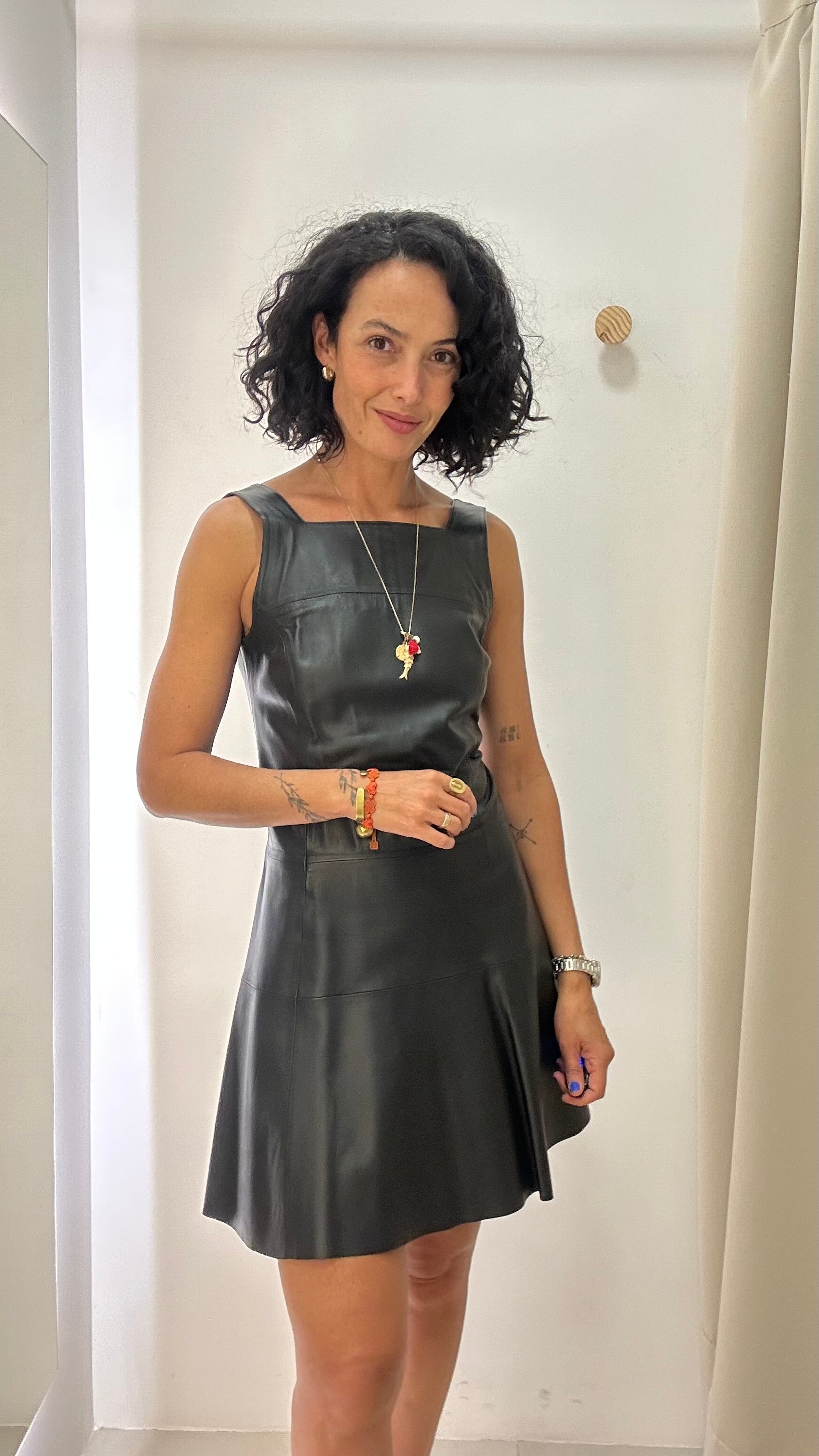 Vestido Preto Couro Suellen Ribeiro