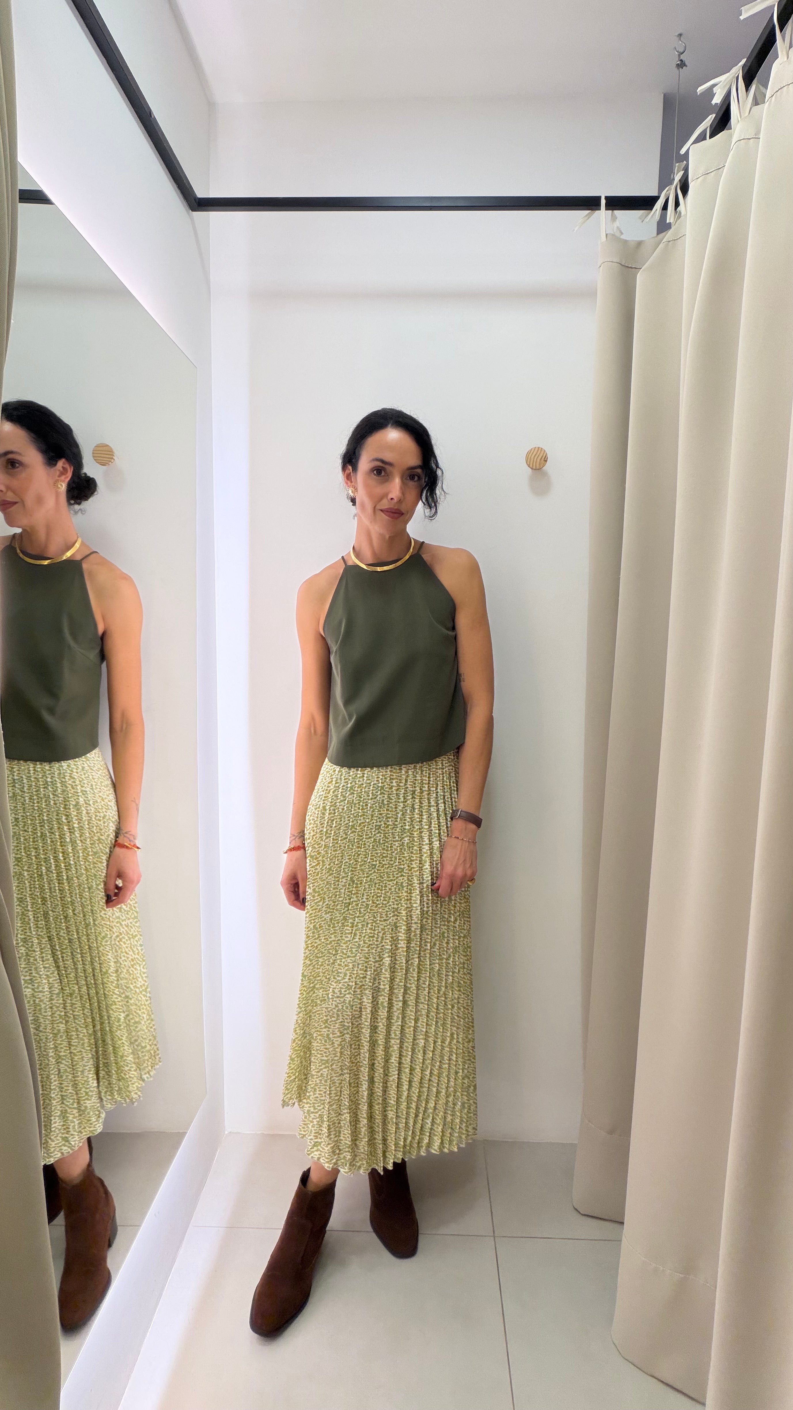 Saia Midi Plissada Zara