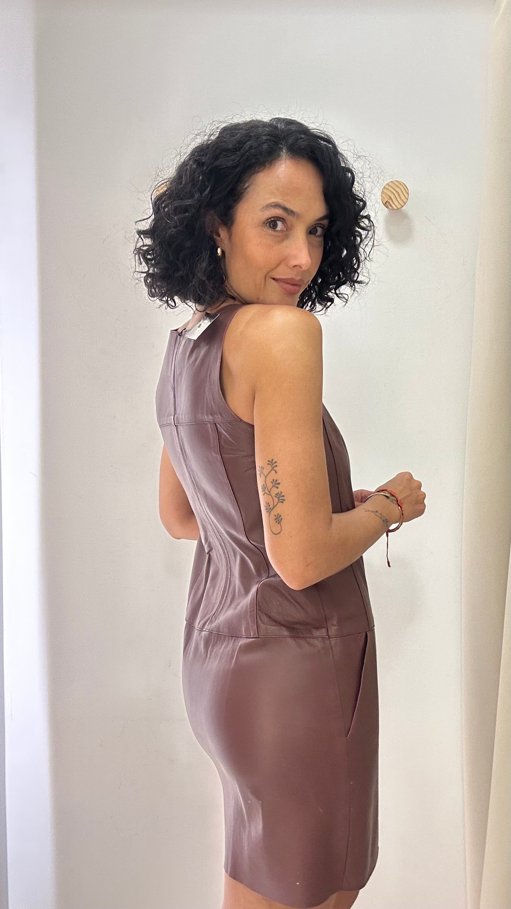 Vestido A. Brand Couro