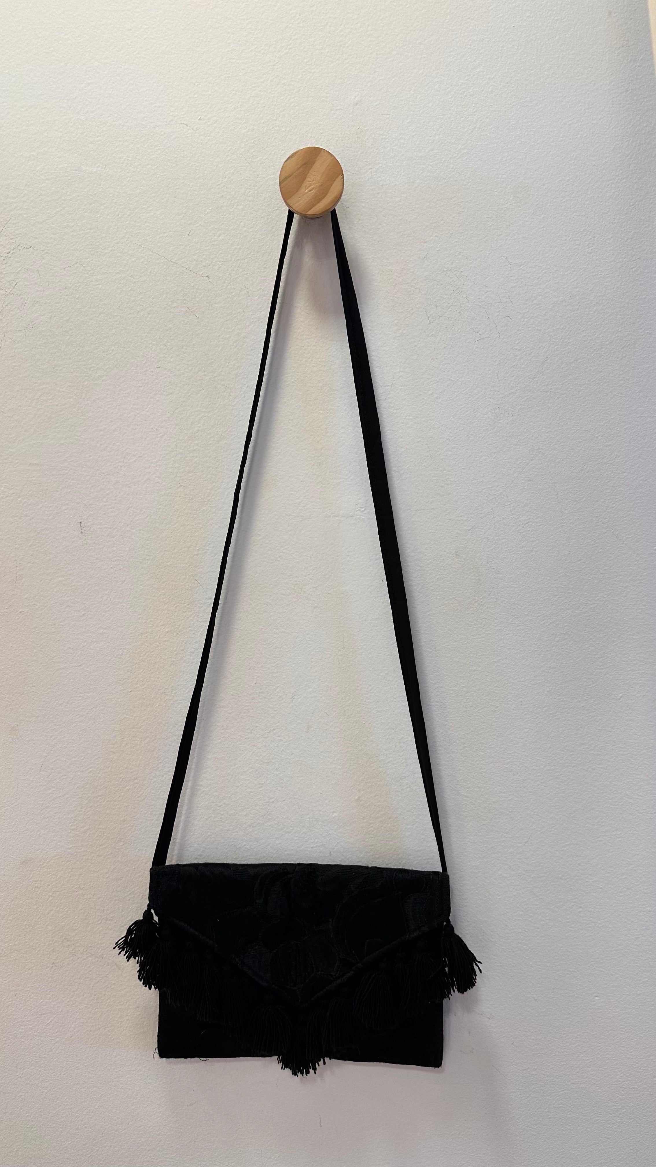 Bolsa preta tassel