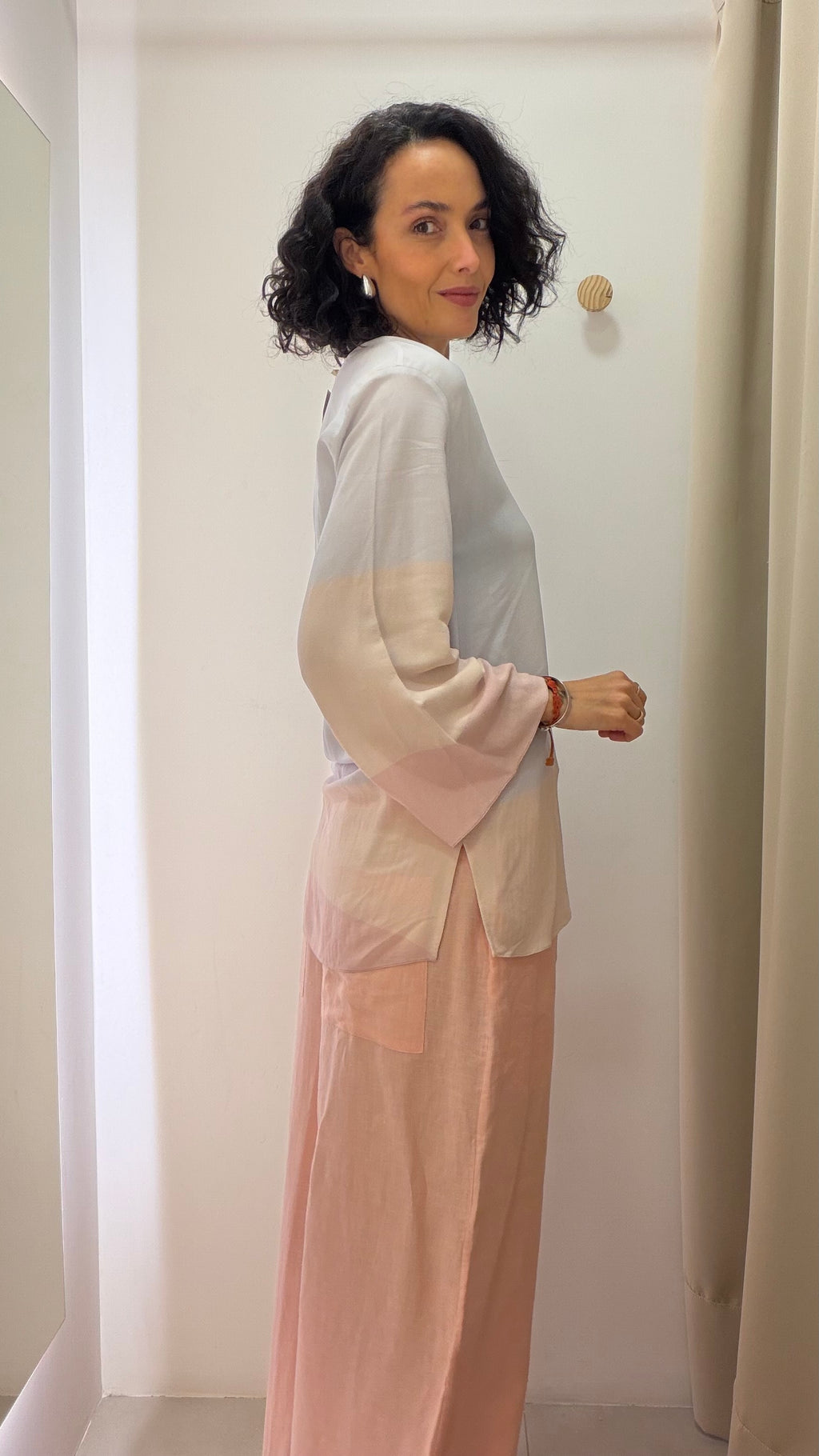 Blusa Bicolor com Decote V Cris Barros