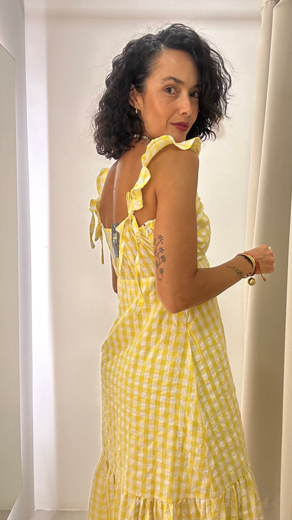 Vestido Amarelo com Estampa Xadrez