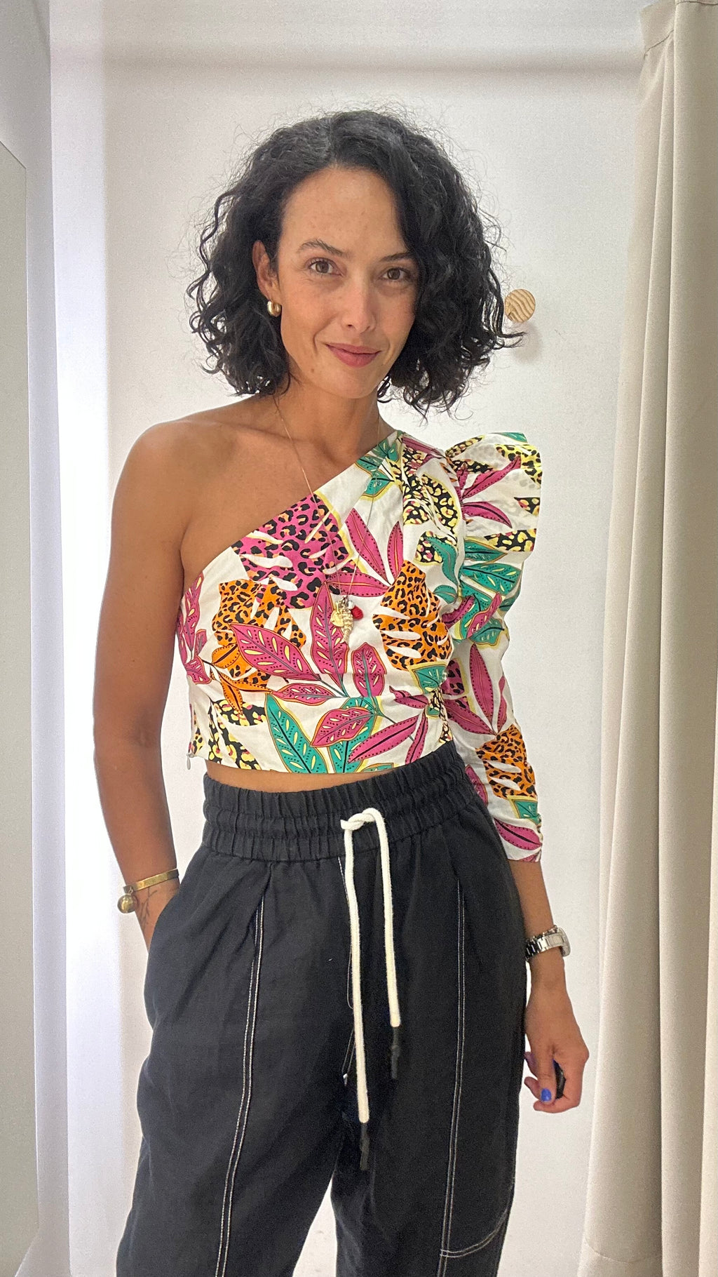 Blusa estampada um ombro Zara