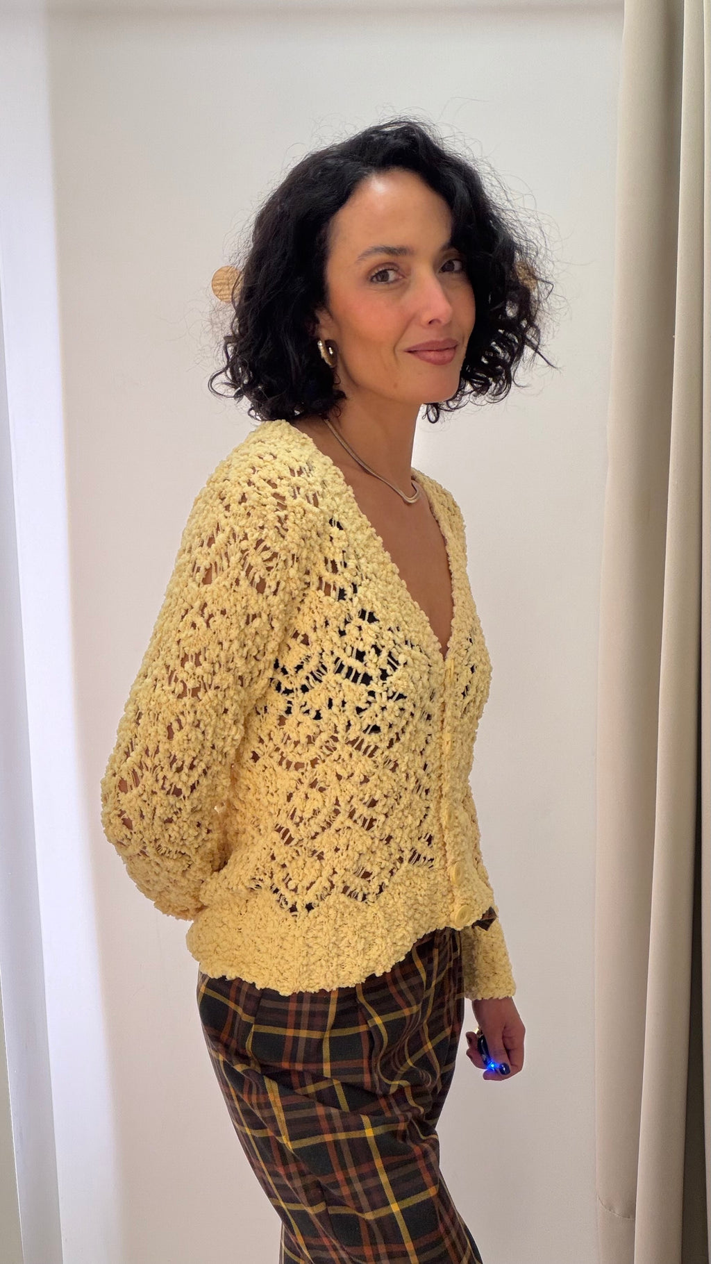 Cardigan amarelo manteiga