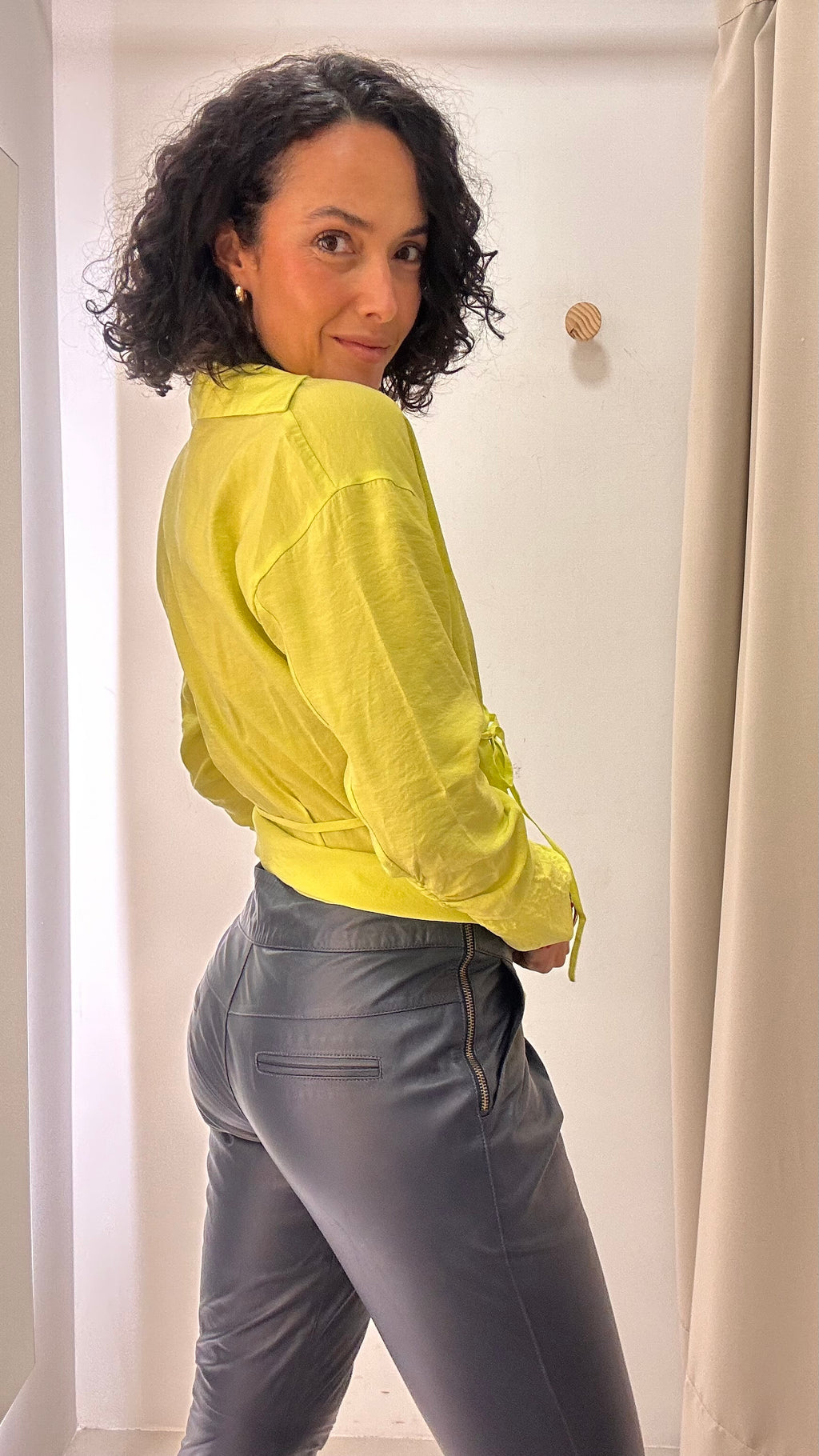 Calça de Couro Cris Capoani