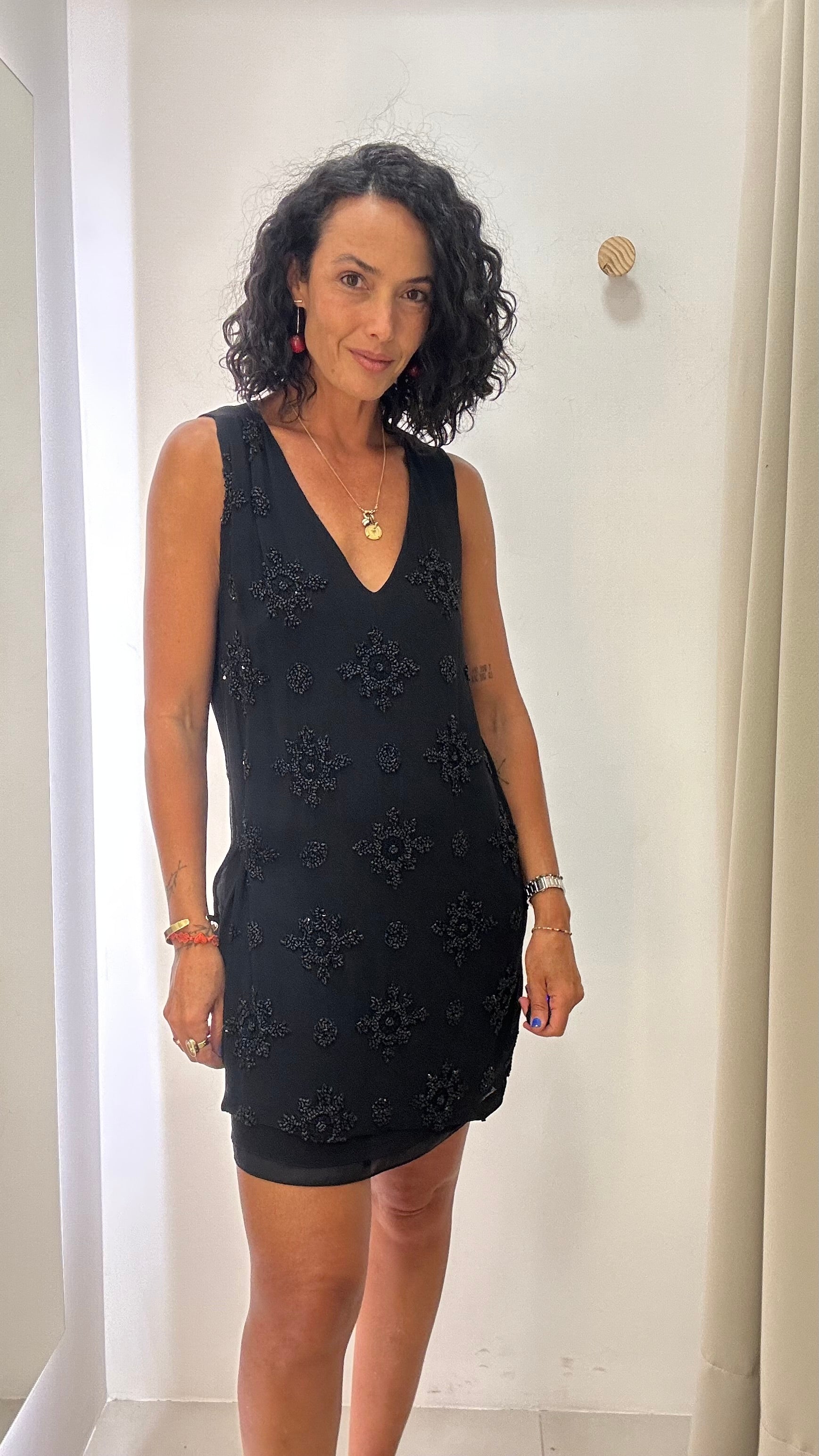 Vestido de Festa Curto Preto Bordado