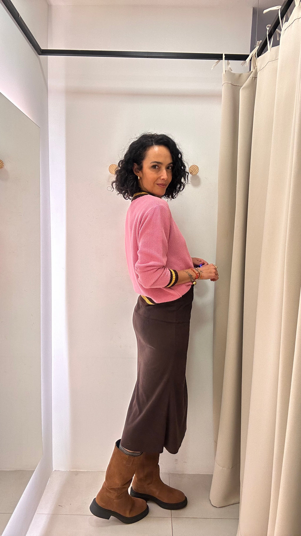 Saia mídi suede Borda Barroca
