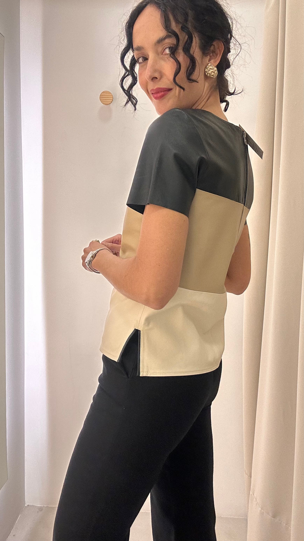 Blusa de Couro Linnia Leatherwear