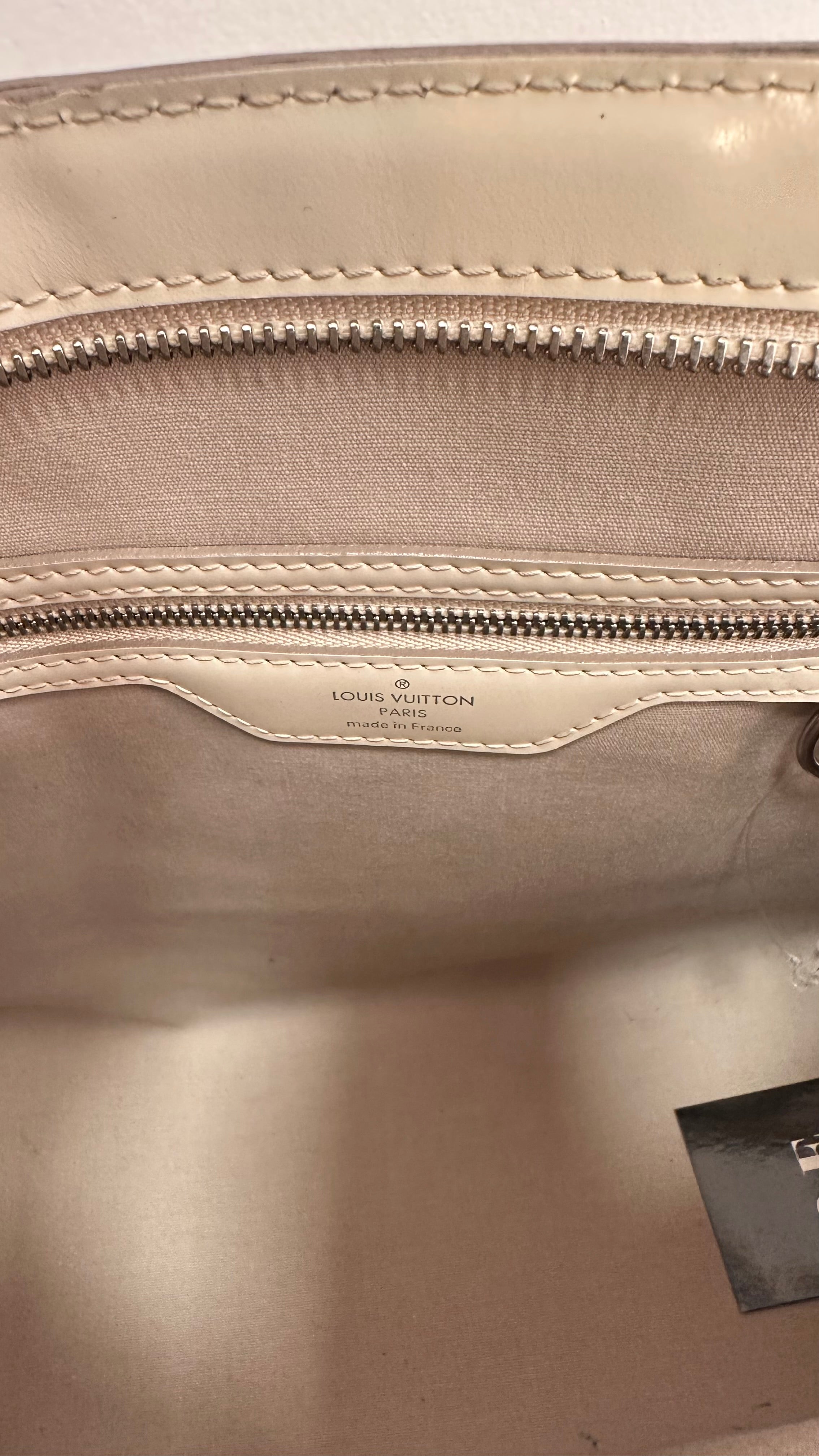 Bolsa Tote Louis Vuitton Brea Epi GM Marfim