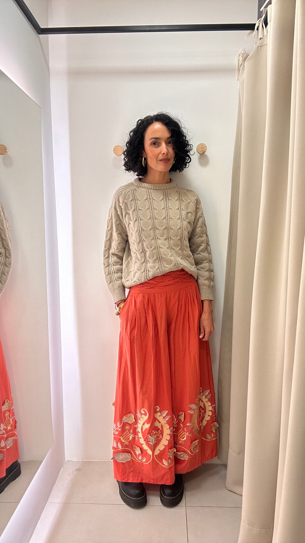 Calça pantalona bordada Cris Barros