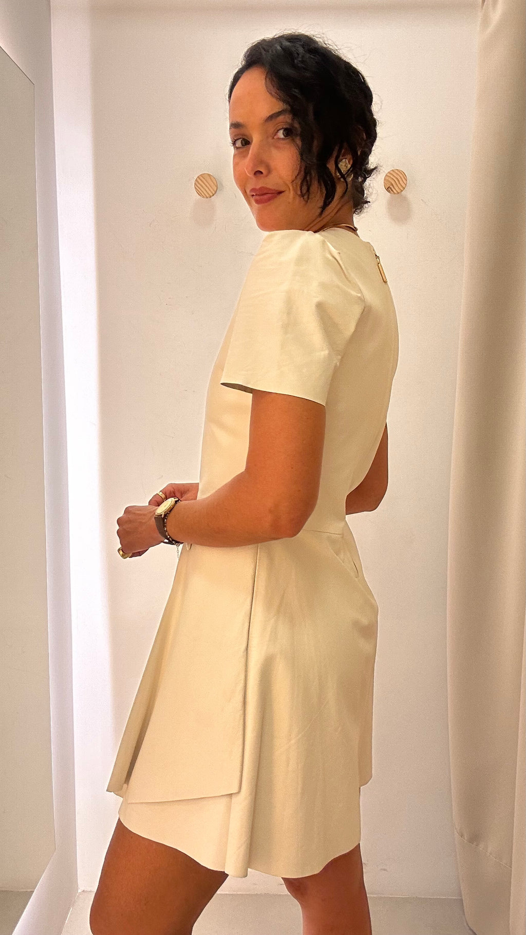 Vestido Off White Couro Bria