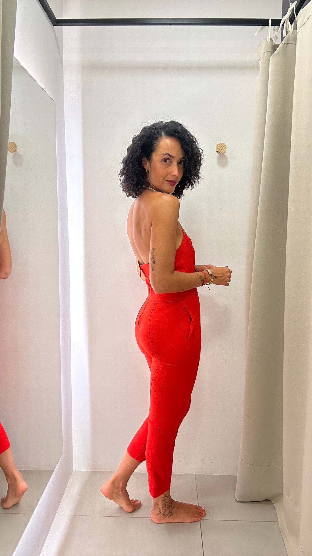 Macacão Vermelho Assimétrico C.CLUB!
