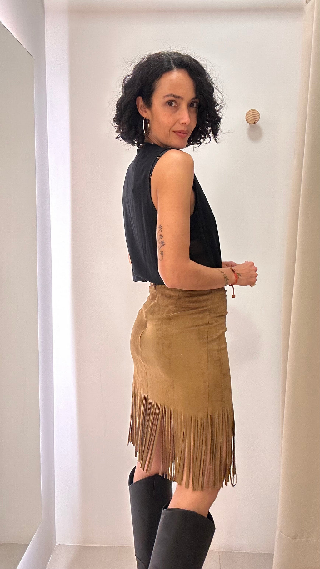 Saia de Suede com Franjas&nbsp;