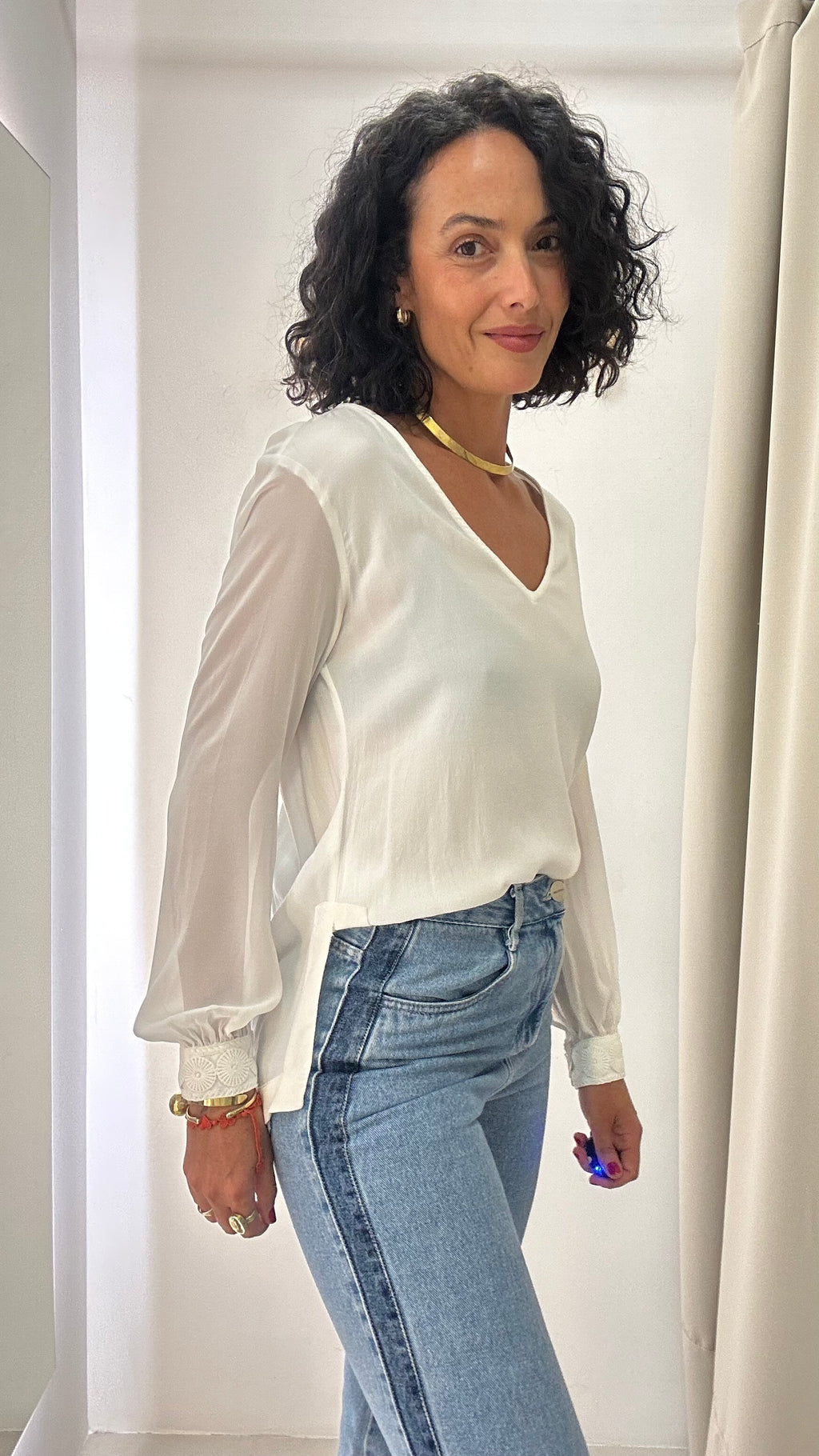 Blusa Branca Punho Bordado