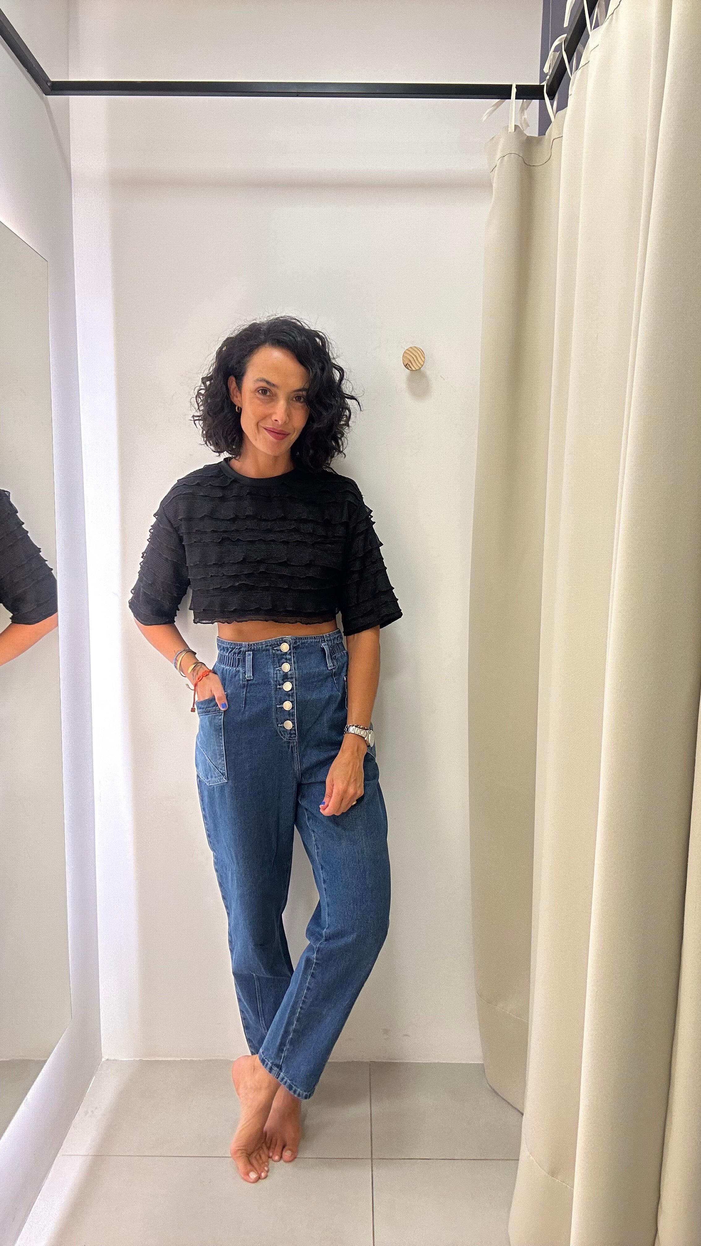 Calça Jeans com Botões Frontais