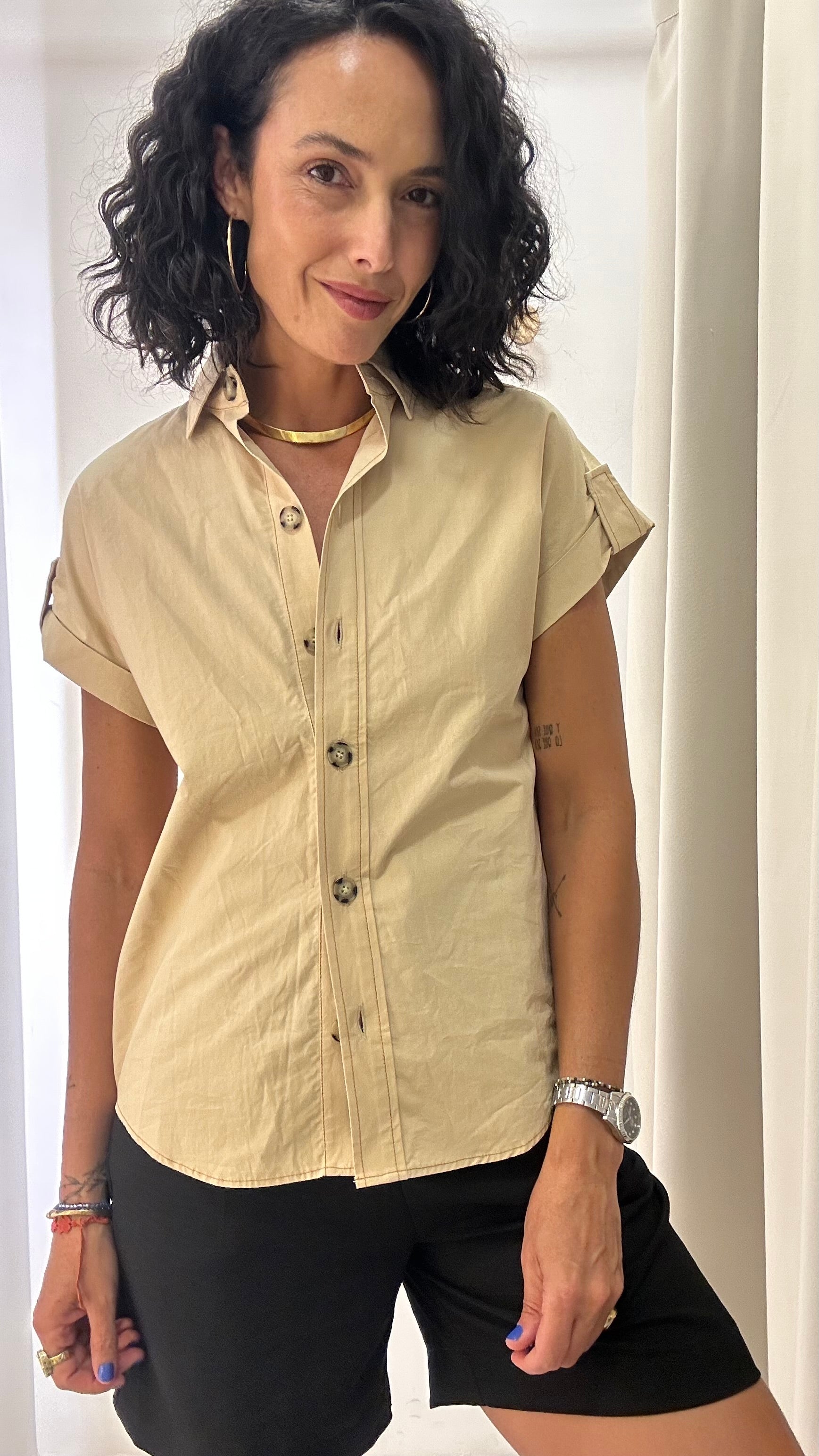 Camisa Bege Manga Curta