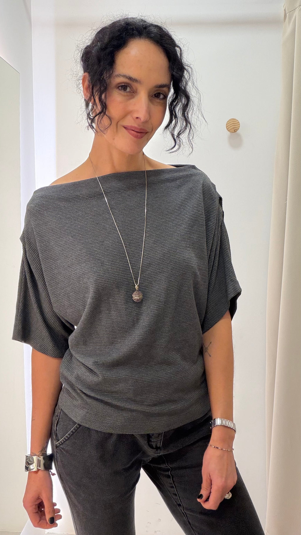 Blusa Cinza Shoulder