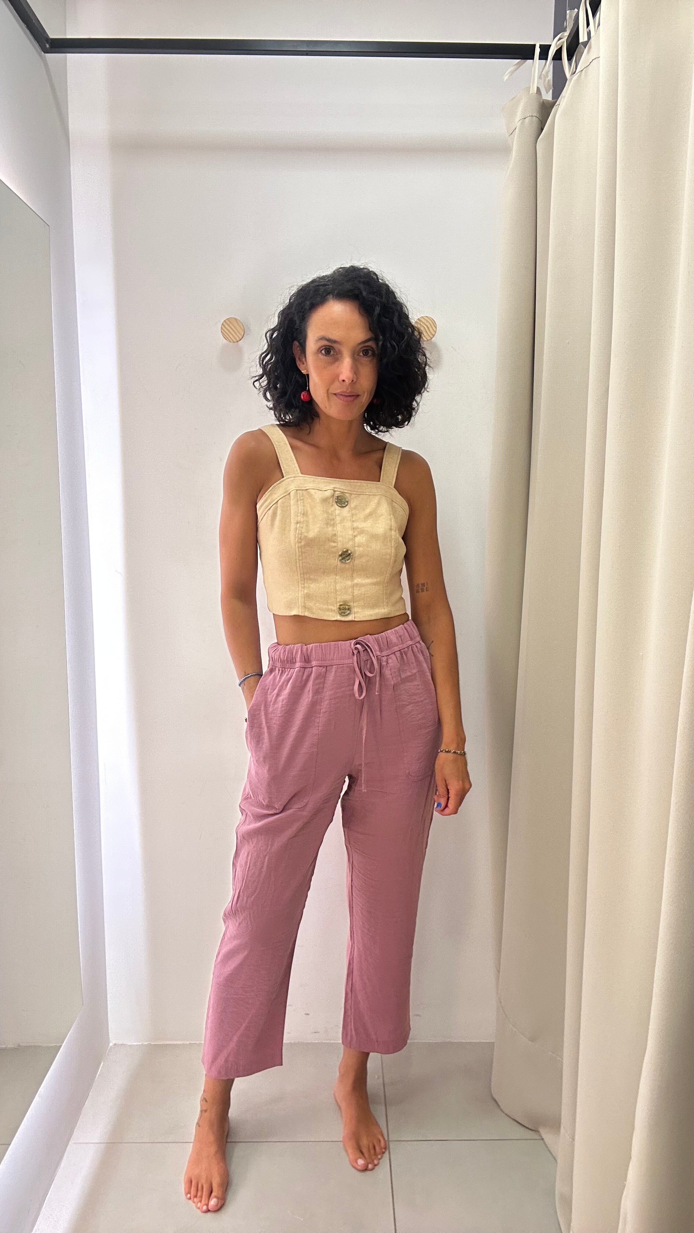 Cropped Bege com Botões Frontais