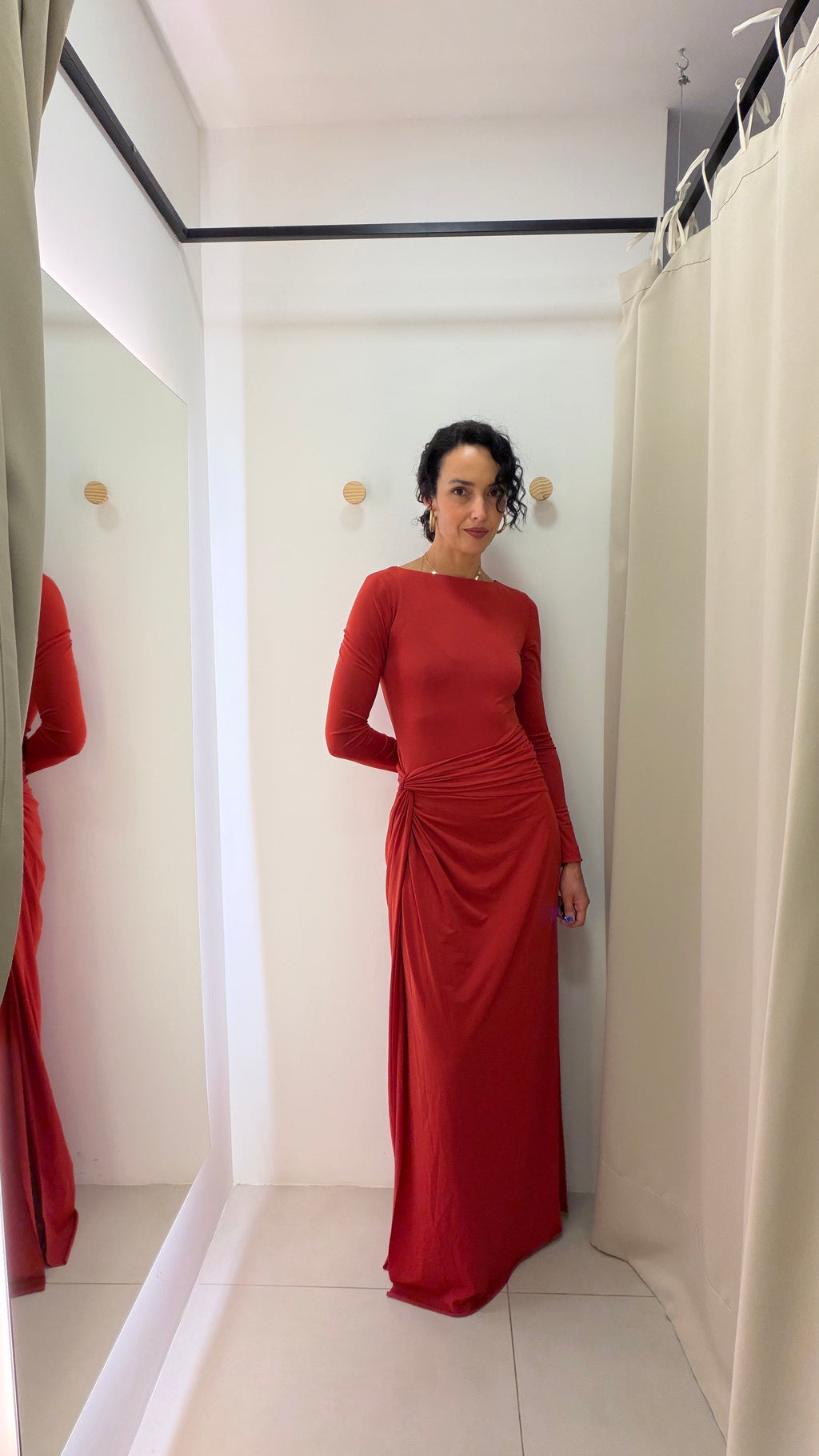 Vestido Longo Vermelho Lança Perfume