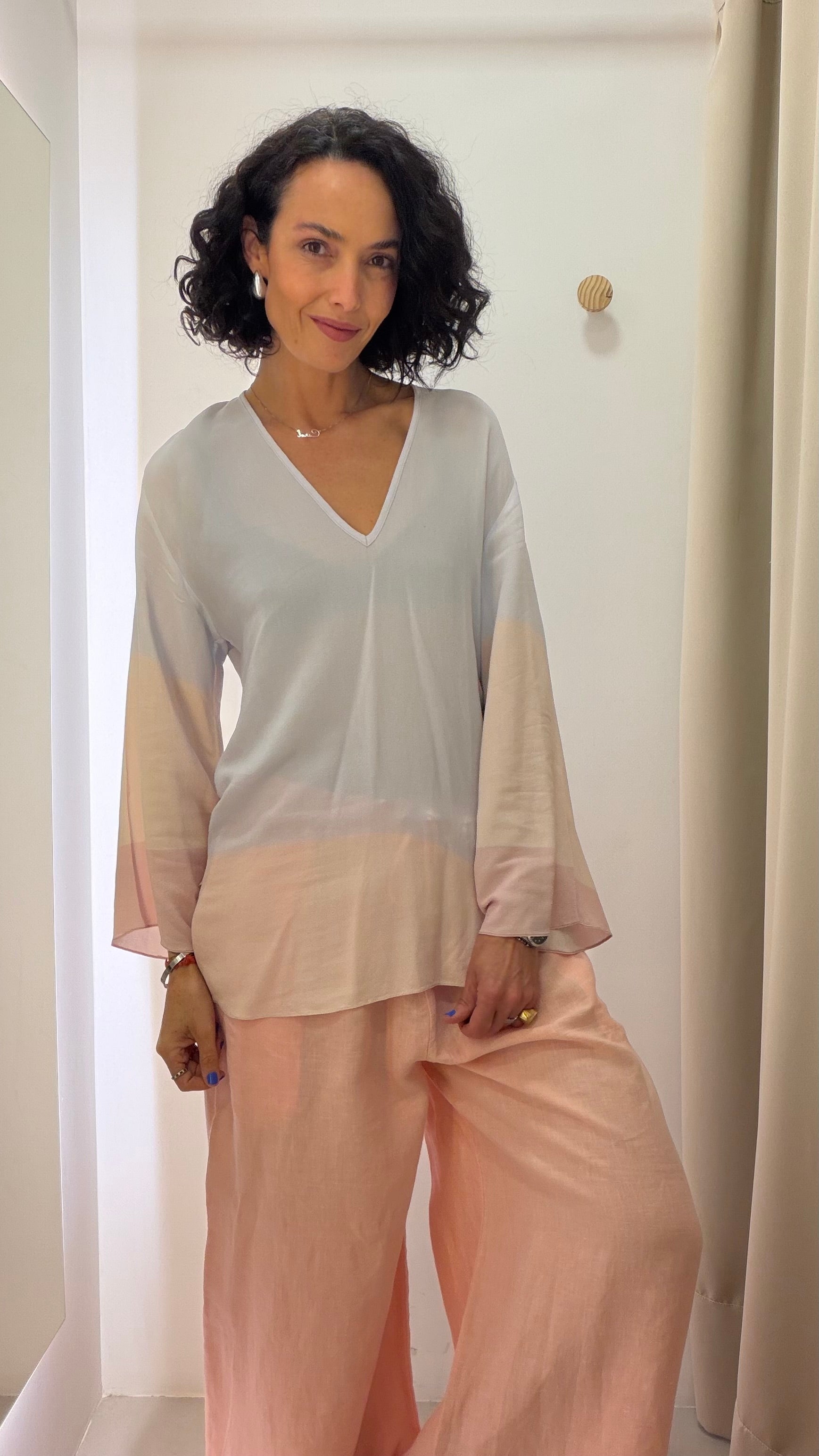 Blusa Bicolor com Decote V Cris Barros