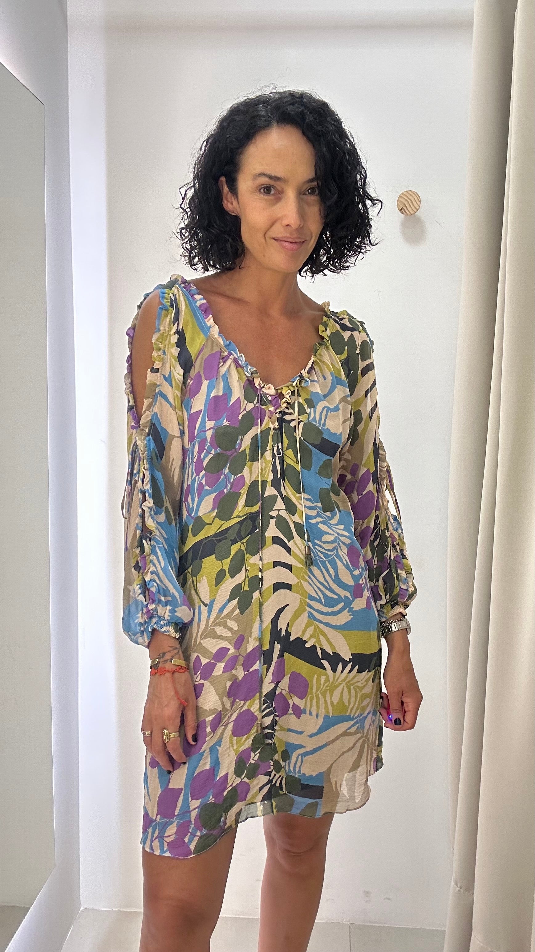 Vestido Curto com Estampa Floral