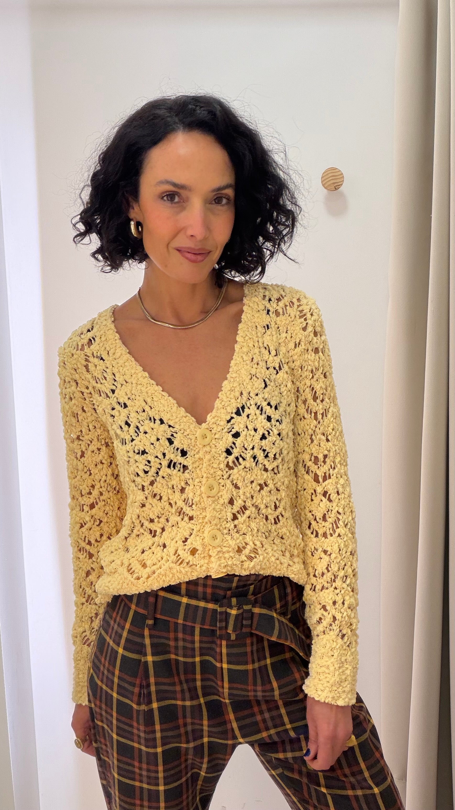 Cardigan amarelo manteiga