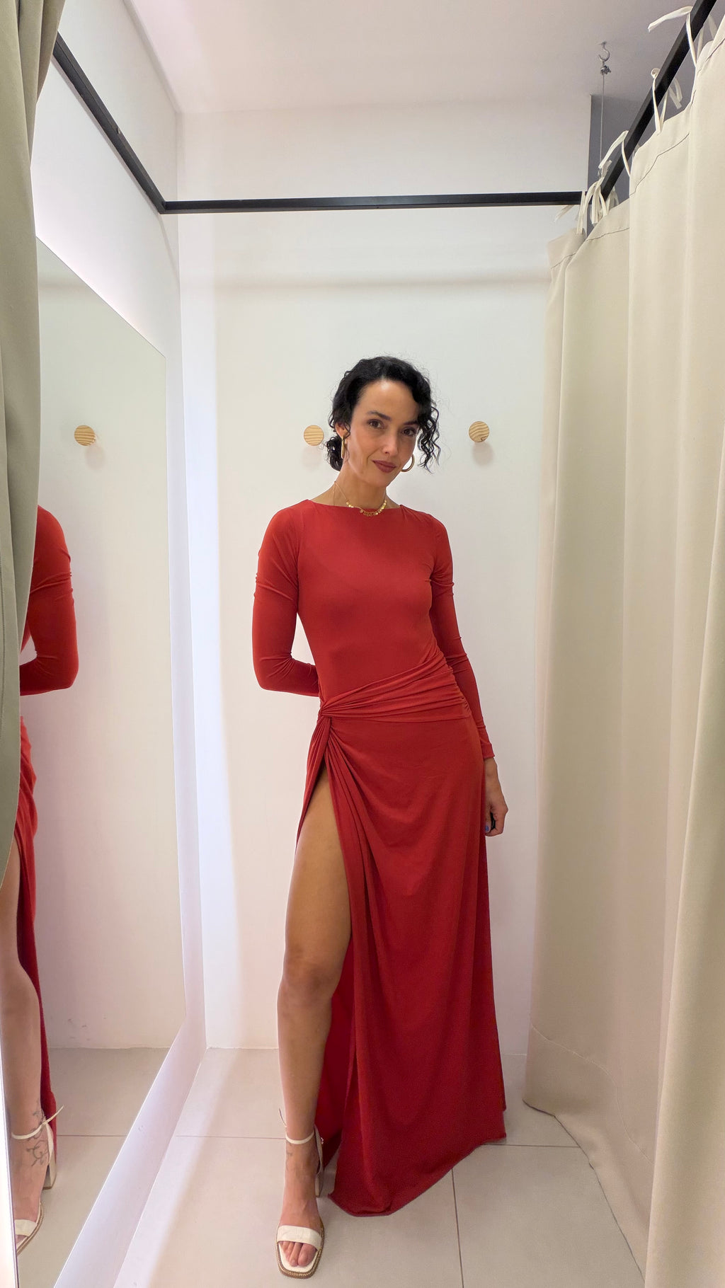 Vestido Longo Vermelho Lança Perfume