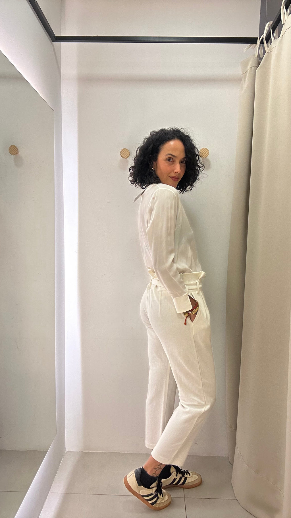 Calça Branca Mais Um