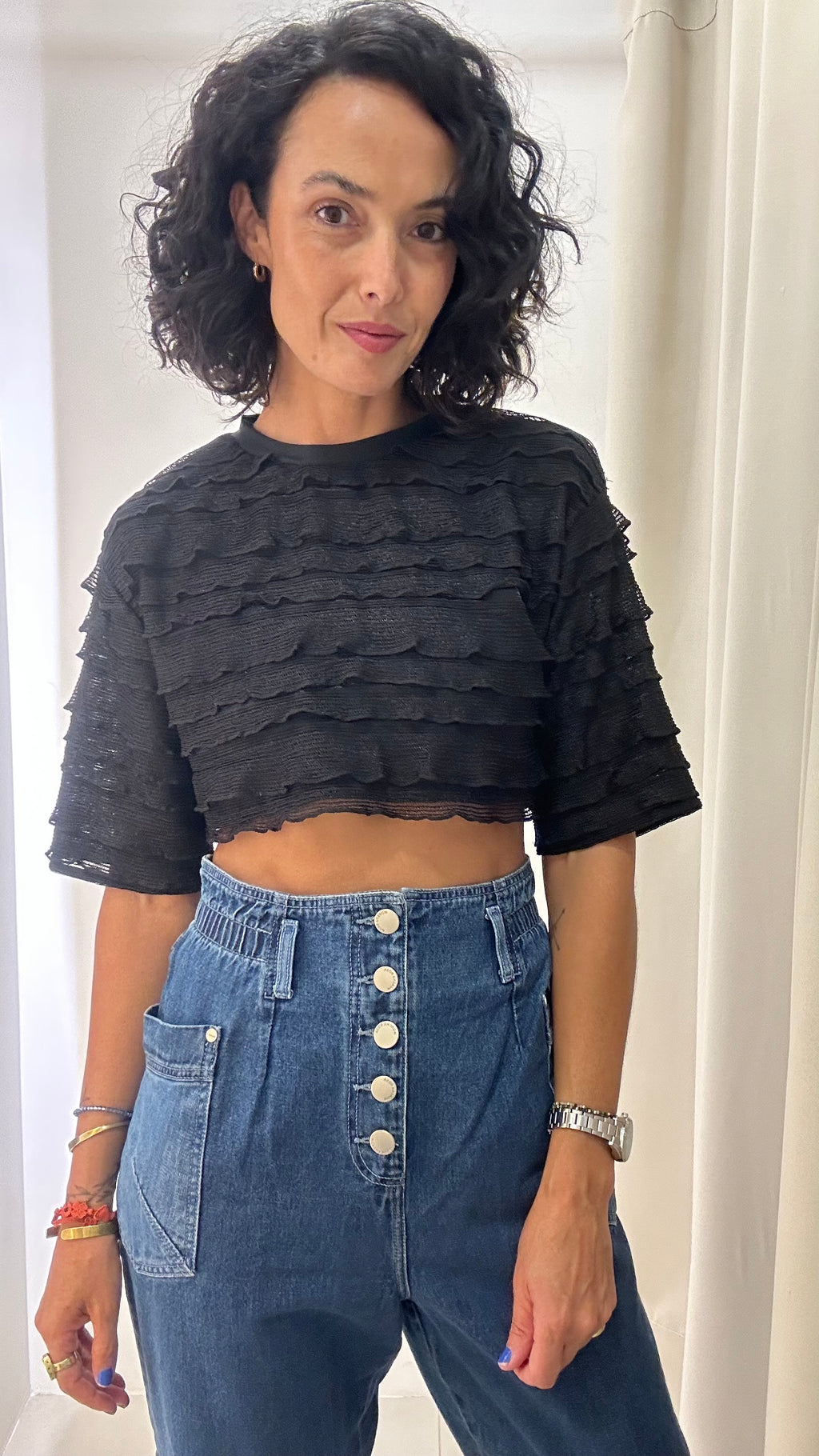 Cropped Preto Babados Maria Manô