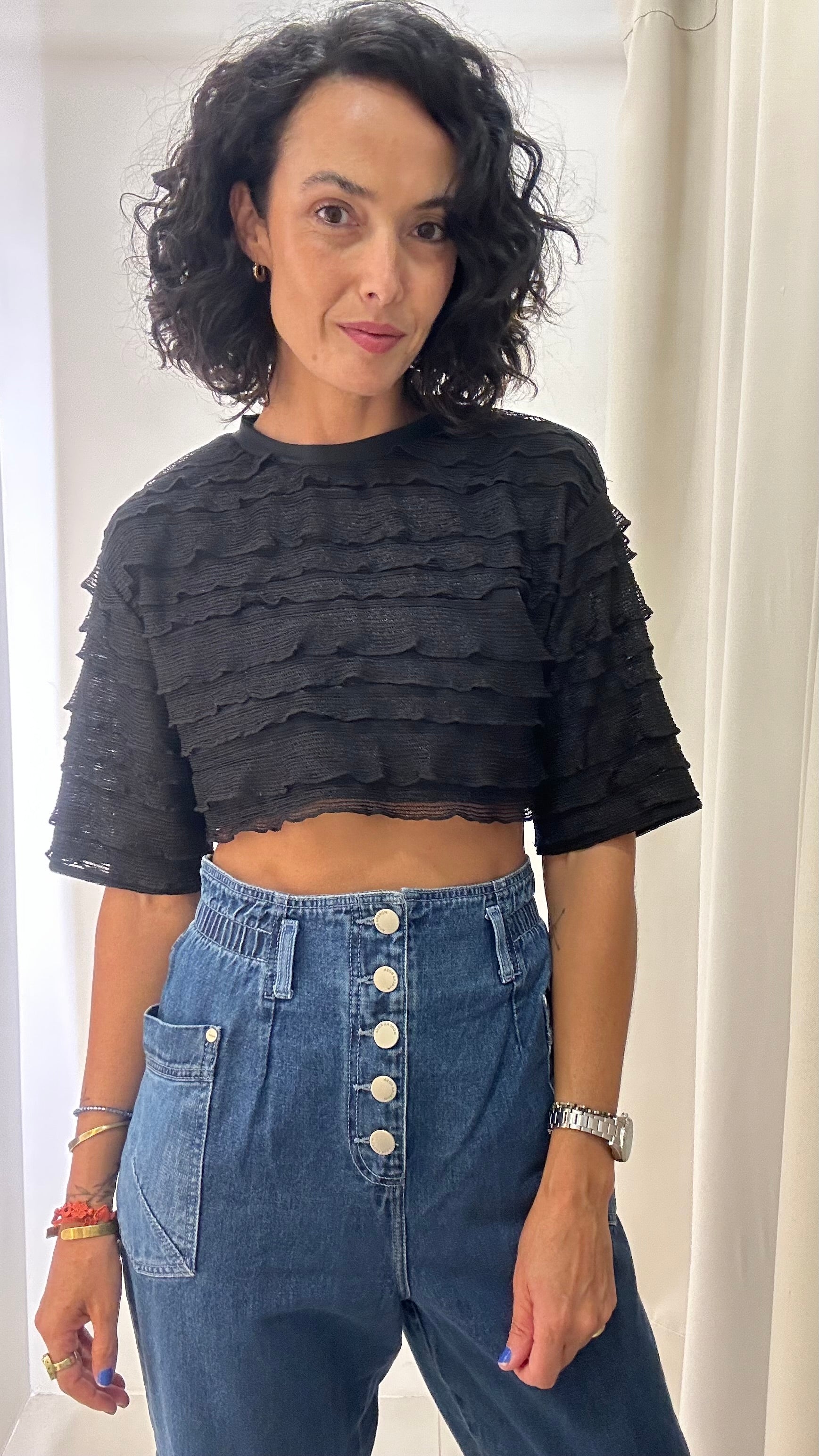 Cropped Preto Babados Maria Manô