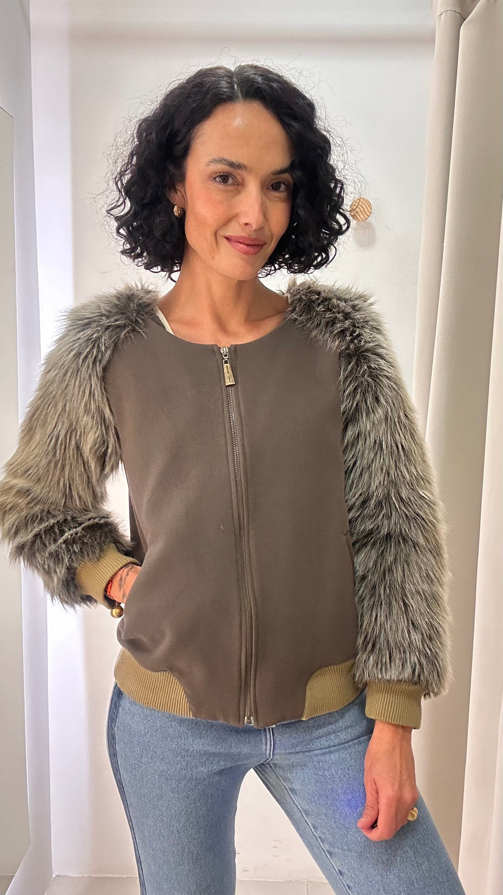 Jaqueta bomber com Pelos